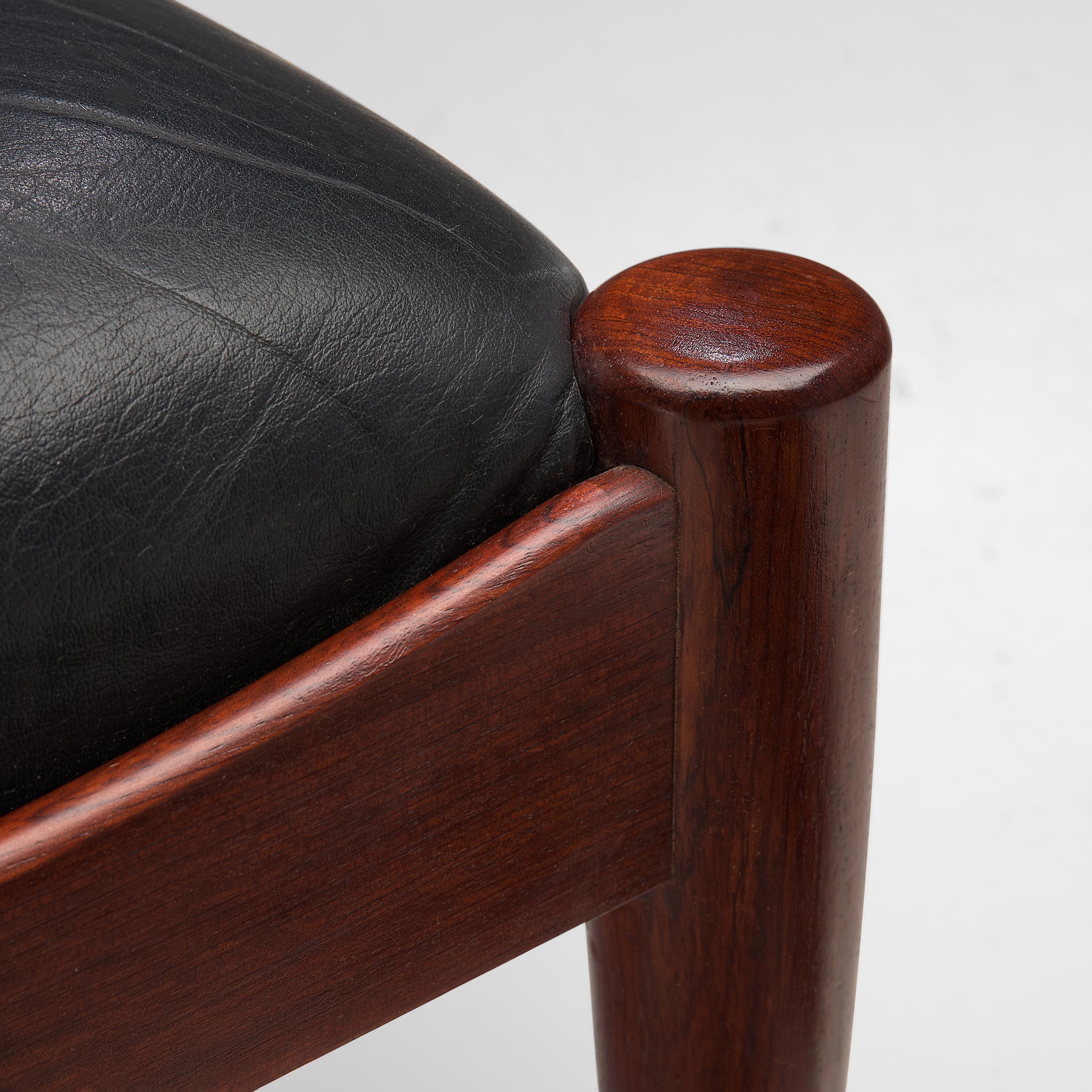 italien Silvio Coppola lot de six chaises de salle à manger en bois et cuir pour Bernini en vente