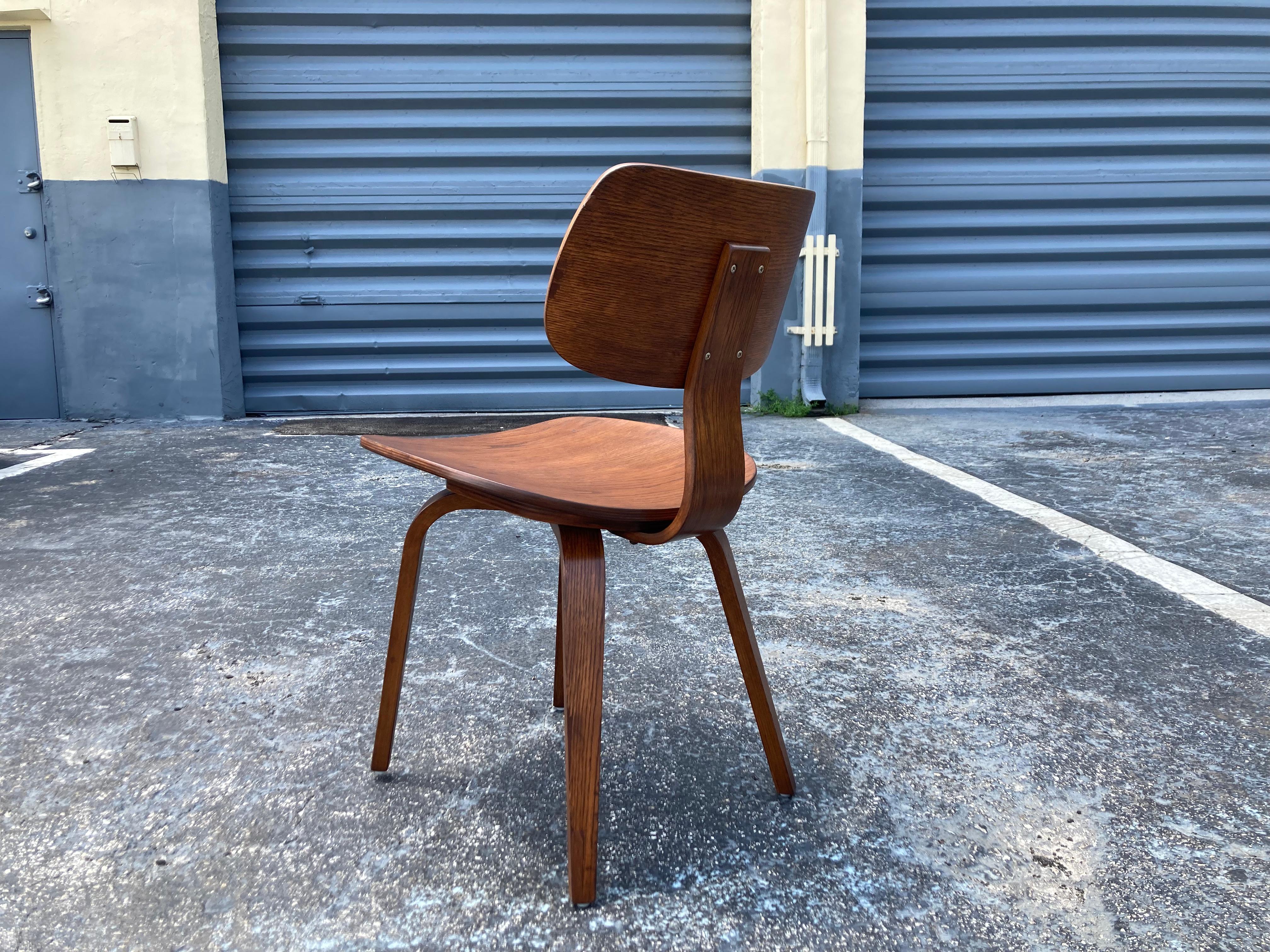 Set of Six Dining Chairs Designed by Bruno Weil for Thonet, Bentwood For Sale 3