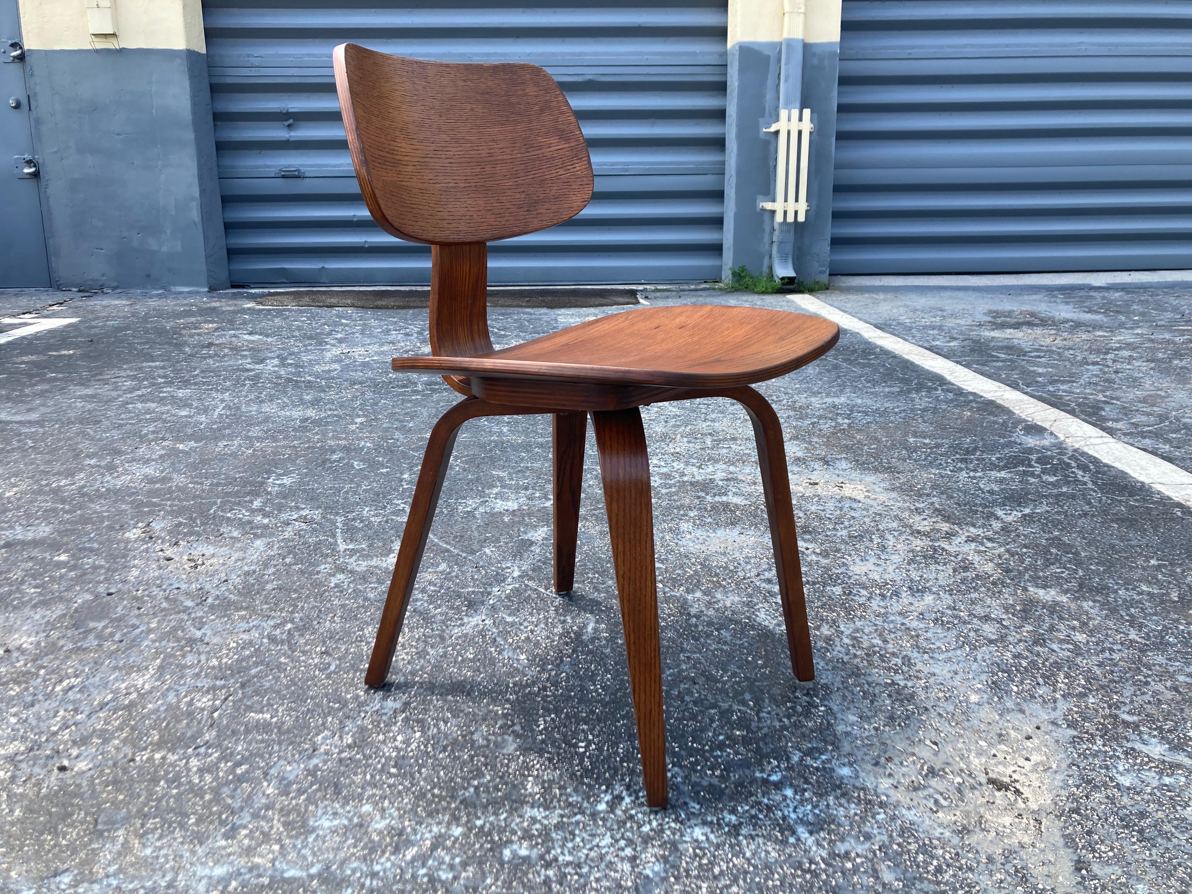 Set of Six Dining Chairs Designed by Bruno Weil for Thonet, Bentwood For Sale 13
