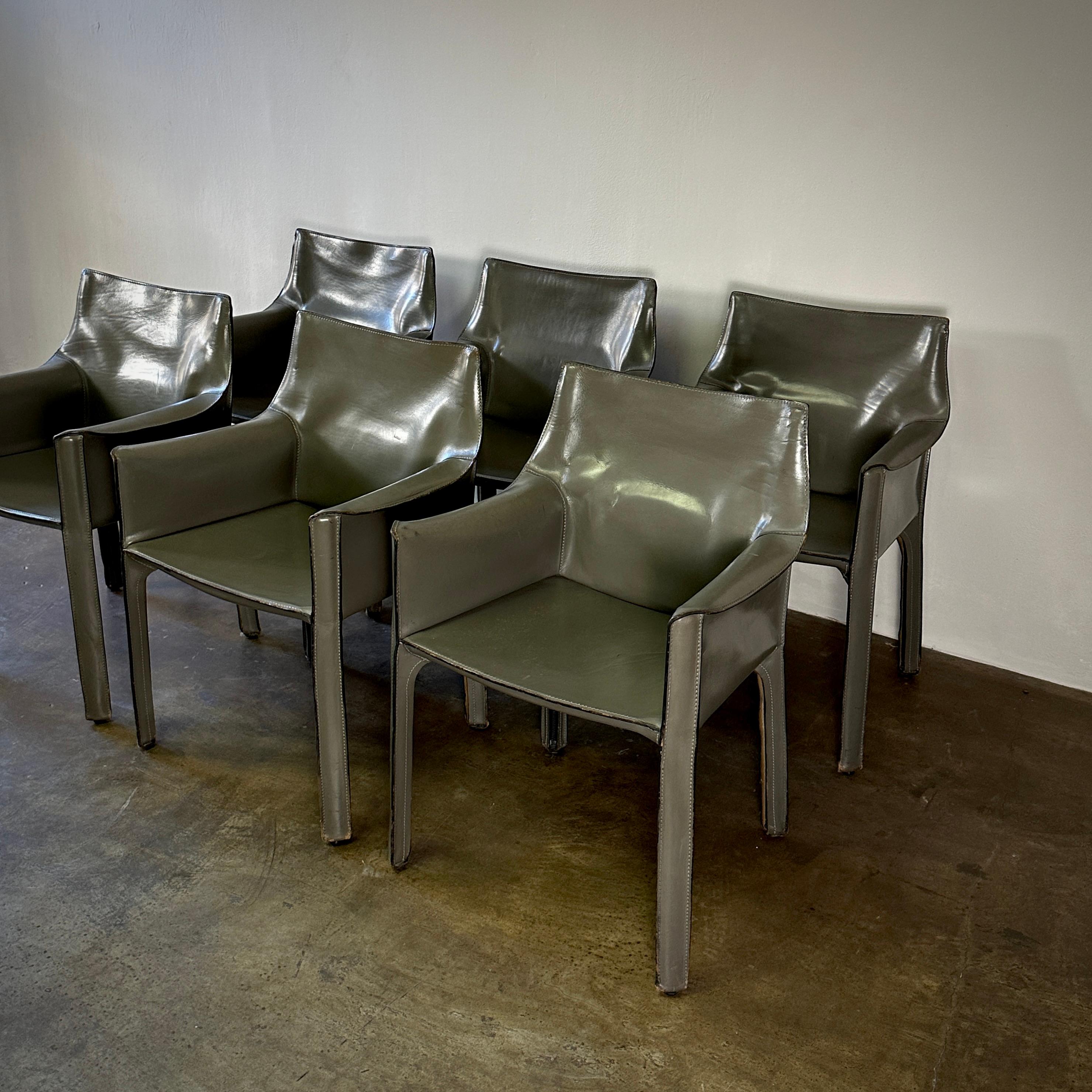 Pelle Set di sei sedie da pranzo in vendita