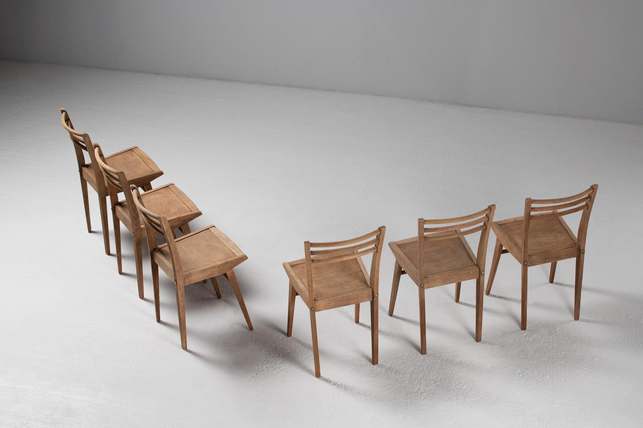 Juego de seis sillas de comedor, Francia, años 50 en venta 5