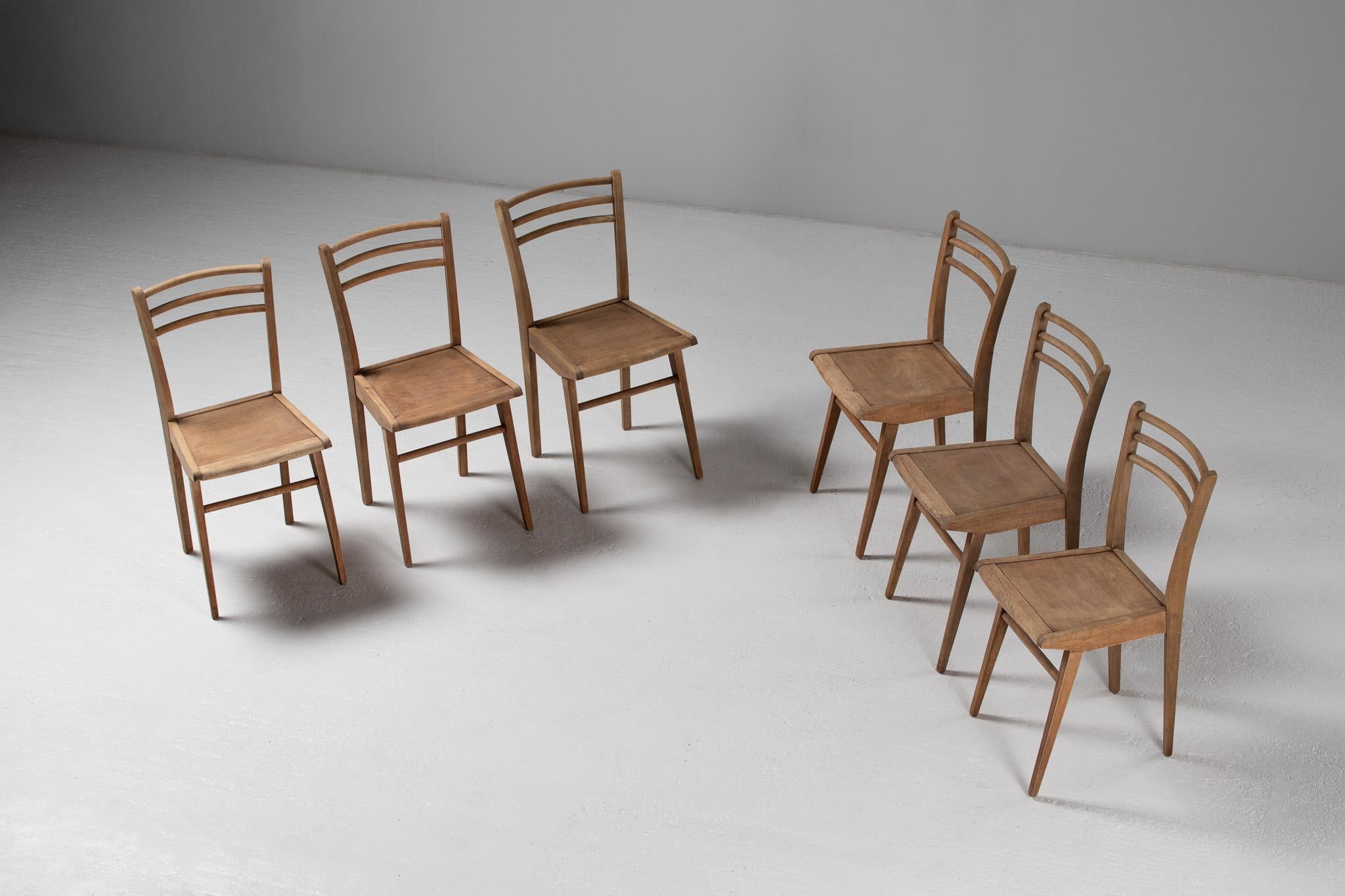 Juego de seis sillas de comedor, Francia, años 50 siglo XX en venta