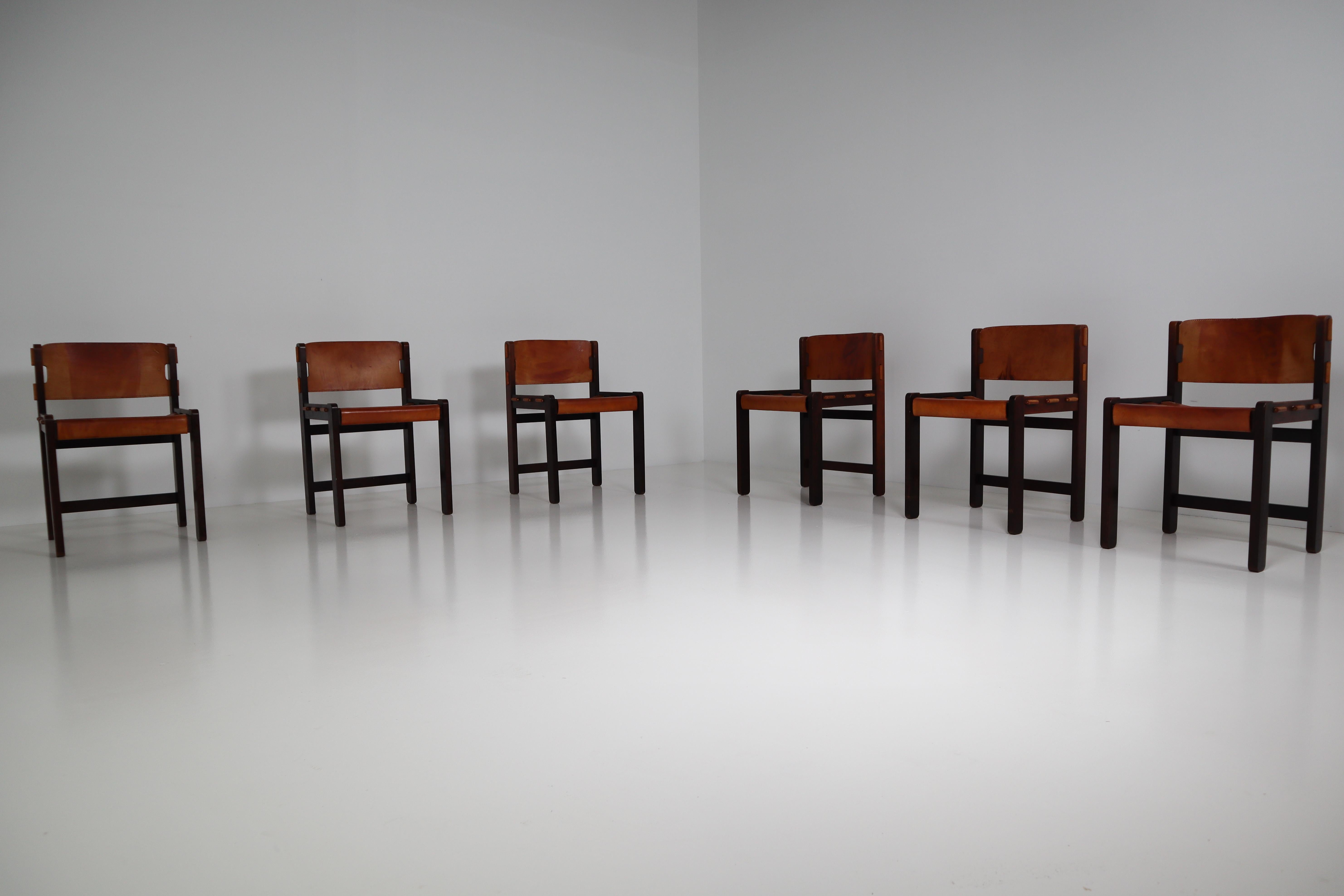 Mid-Century Modern Set of Six Dining Chairs in Gorgeous Thick Cognac Saddle Leather in Oak