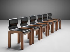 Set aus sechs Esszimmerstühlen aus Leder und Nussbaumholz