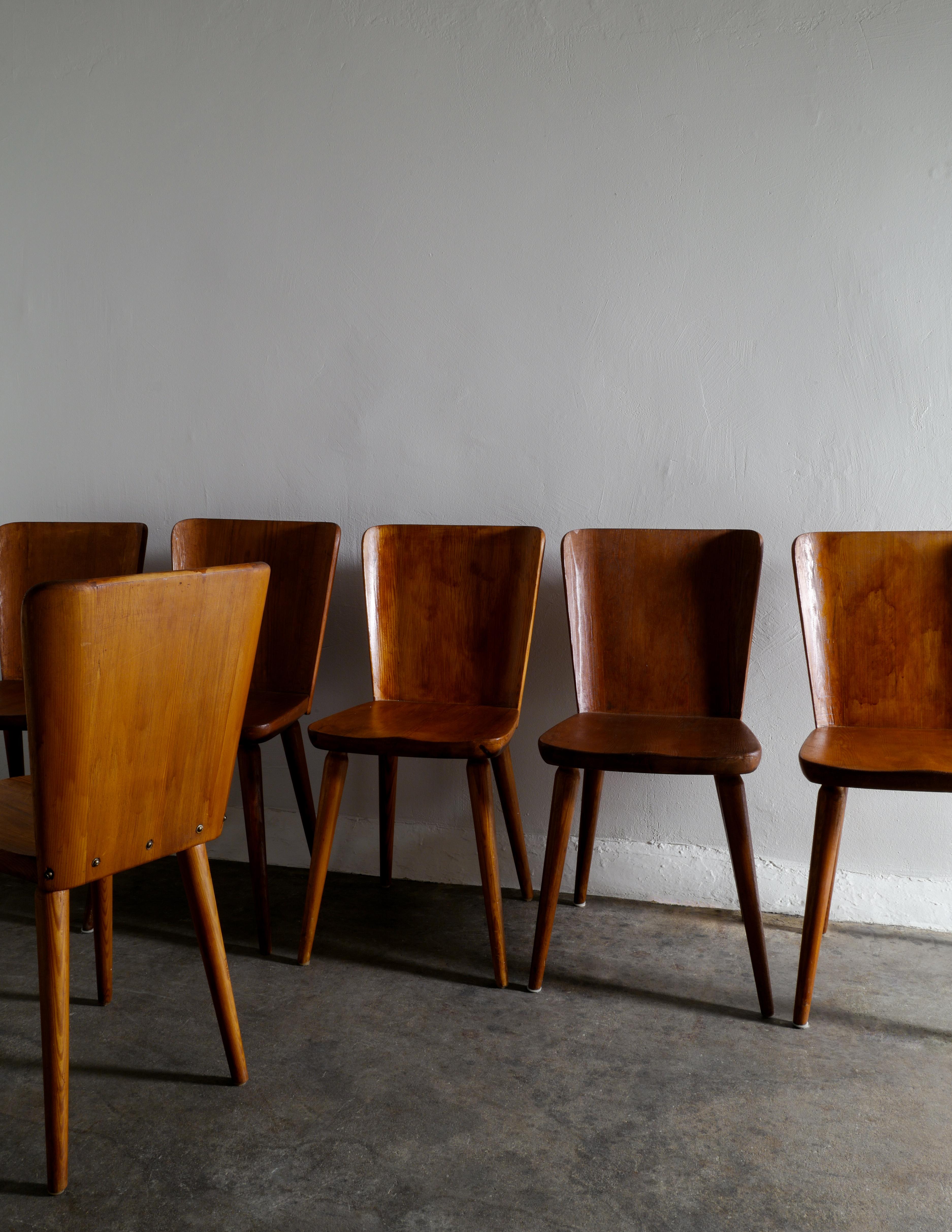 Mid-20th Century Set of Six Dining Chairs in Pine by Göran Malmvall Produced in Sweden, 1940s