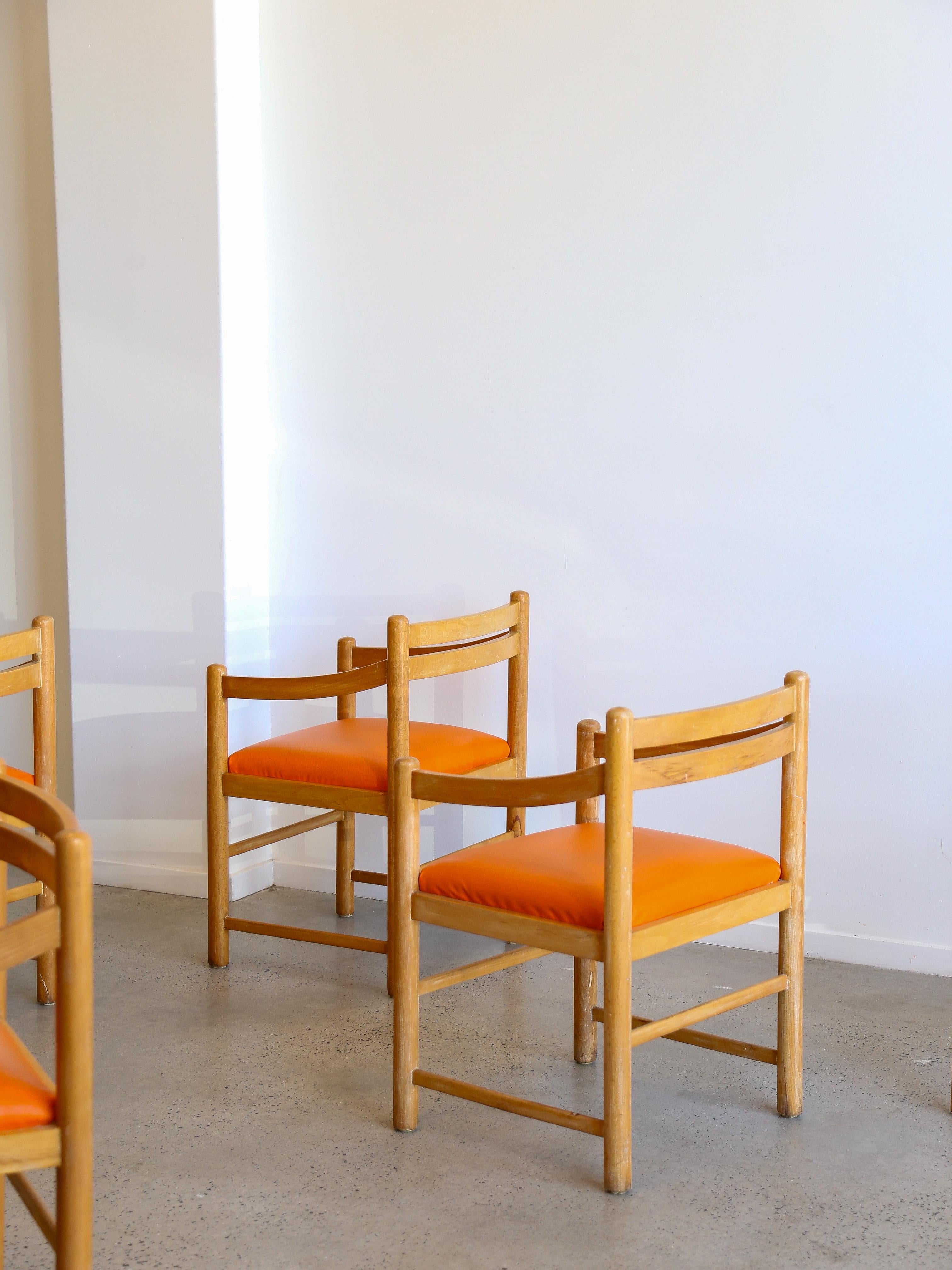 Cuir Ensemble de six chaises de salle à manger en bois de rose et coussins en cuir orange en vente