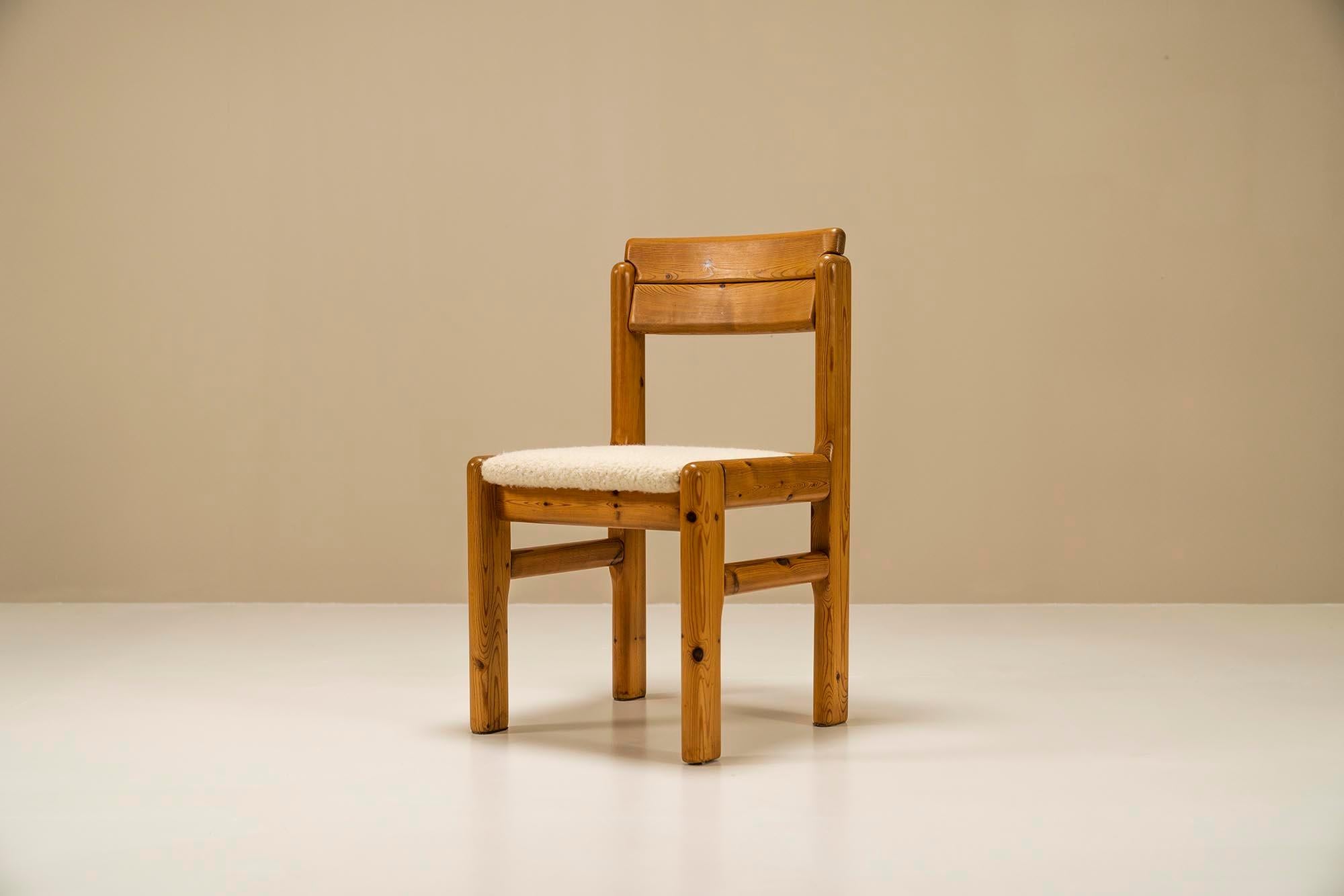 Set of Six Dining Chairs in Solid Pine and Sheep Curl Bouclé, France, 1970s In Good Condition In Hellouw, NL