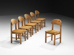 Ensemble de six chaises de salle à manger en pin massif