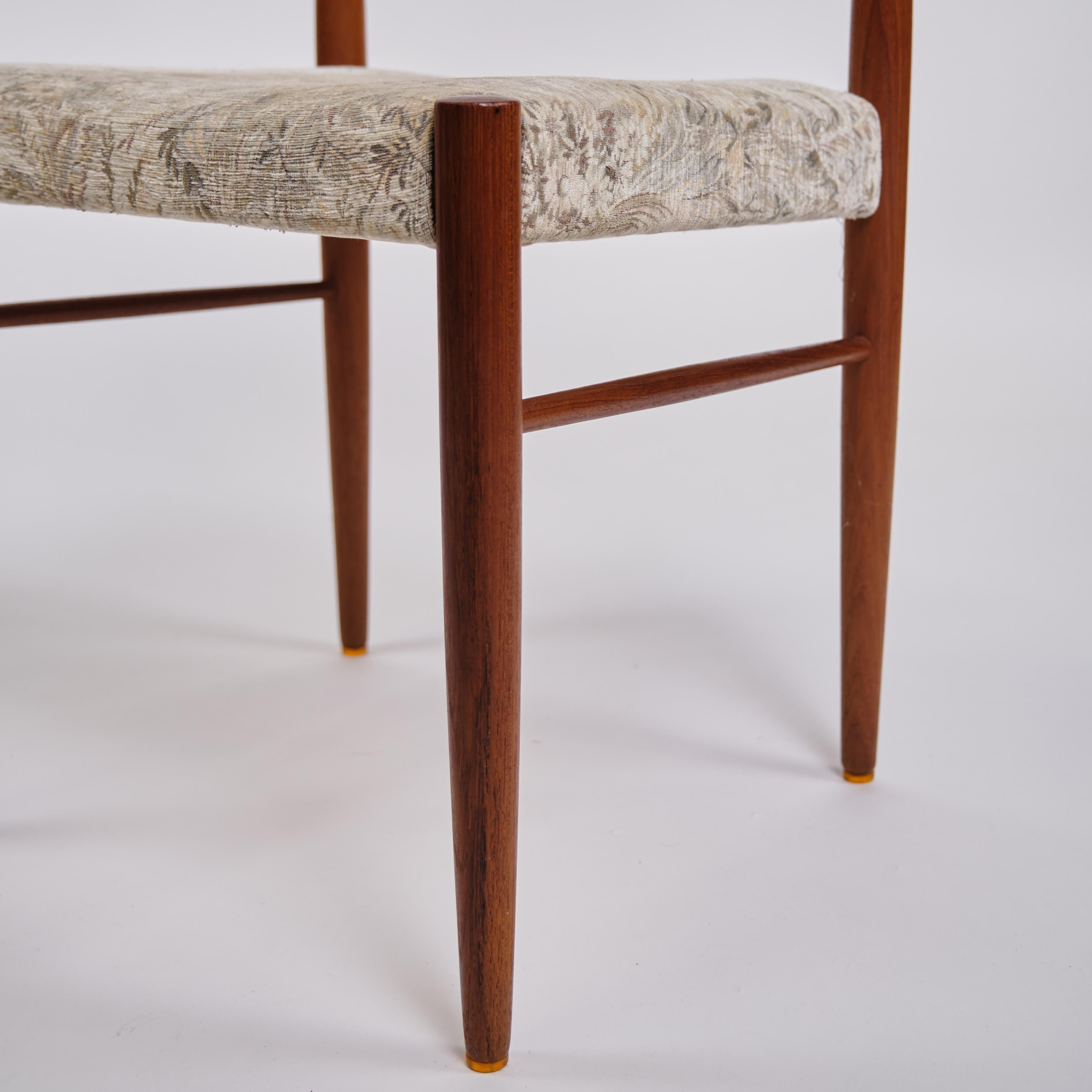 Juego De Seis Sillas De Comedor De Teca Y Tapicería Light De Henry W. Klein Para Bramin en venta 3