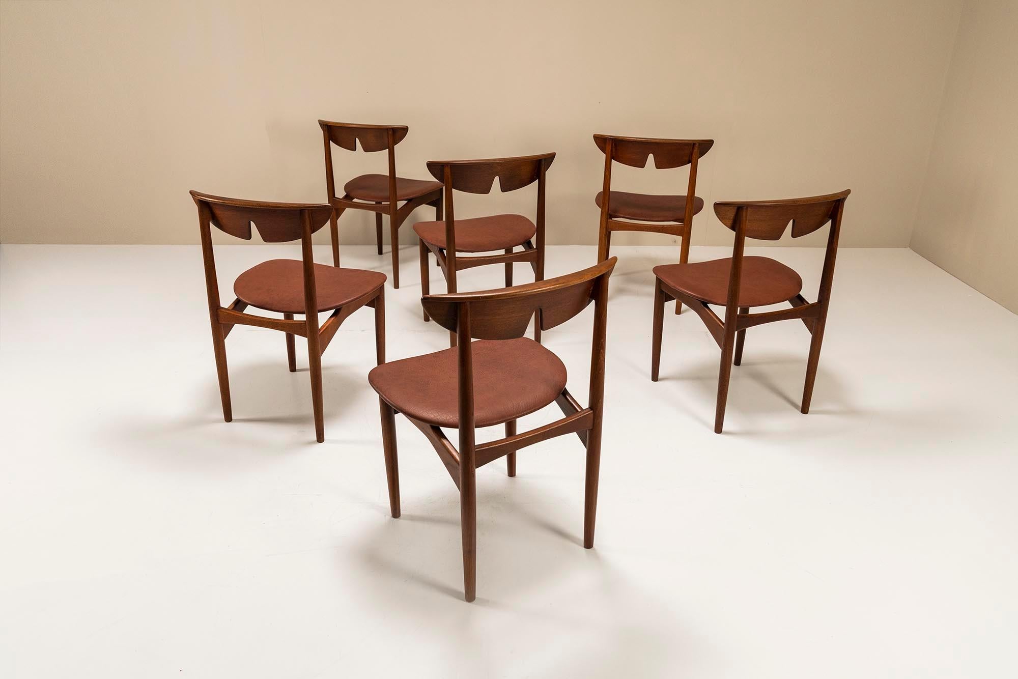 Scandinavian Modern Set of Six Dining Chairs in the Style of Hvidt and Mølgaard, Denmark, 1960s