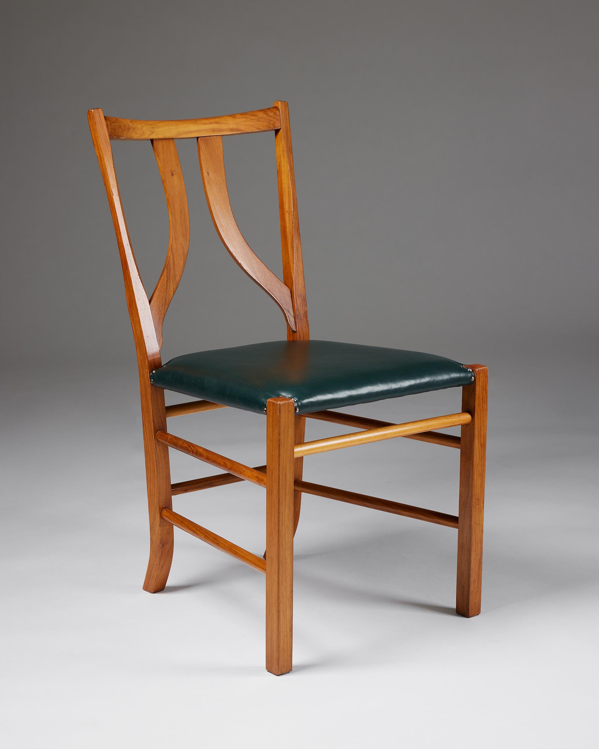 Set of Six Dining Chairs Model 2027 Designed by Josef Frank for Svenskt Tenn In Good Condition For Sale In Stockholm, SE