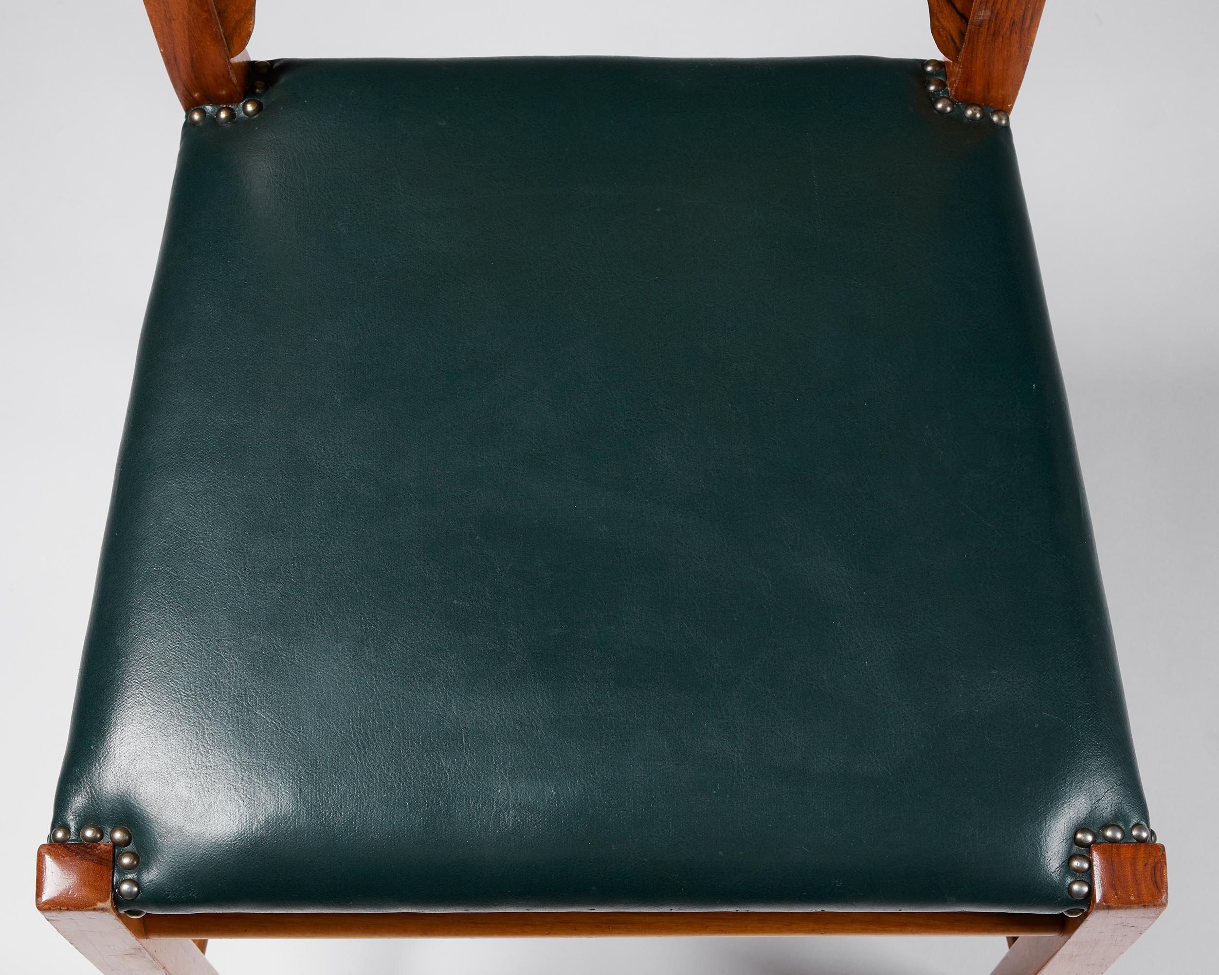 Ensemble de six chaises de salle à manger modèle 2027 conçues par Josef Frank pour Svenskt Tenn en vente 2