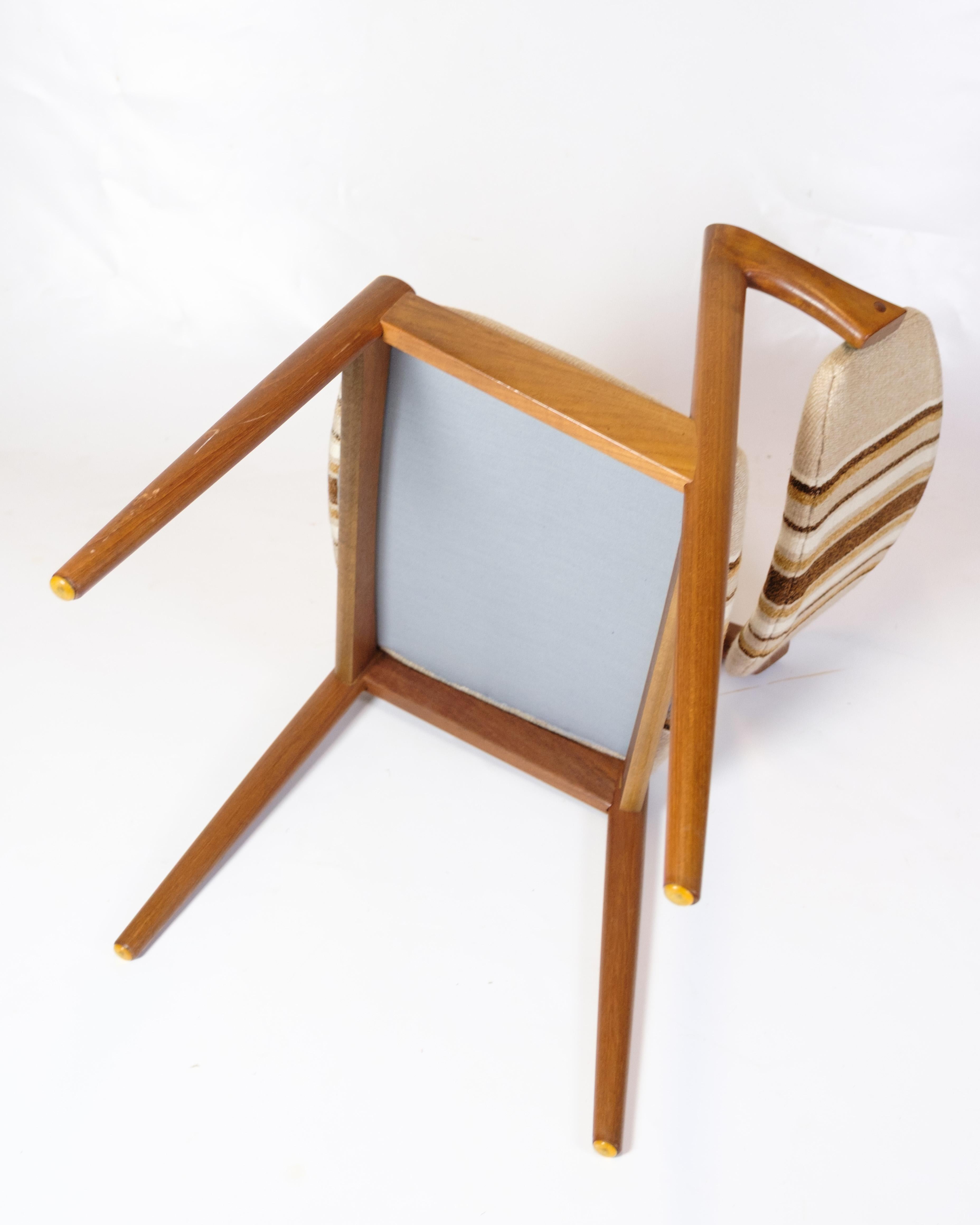 Ensemble de six chaises de salle à manger modèle 42 fabriquées en teck par Kai Kristiansen des années 1960 en vente 4