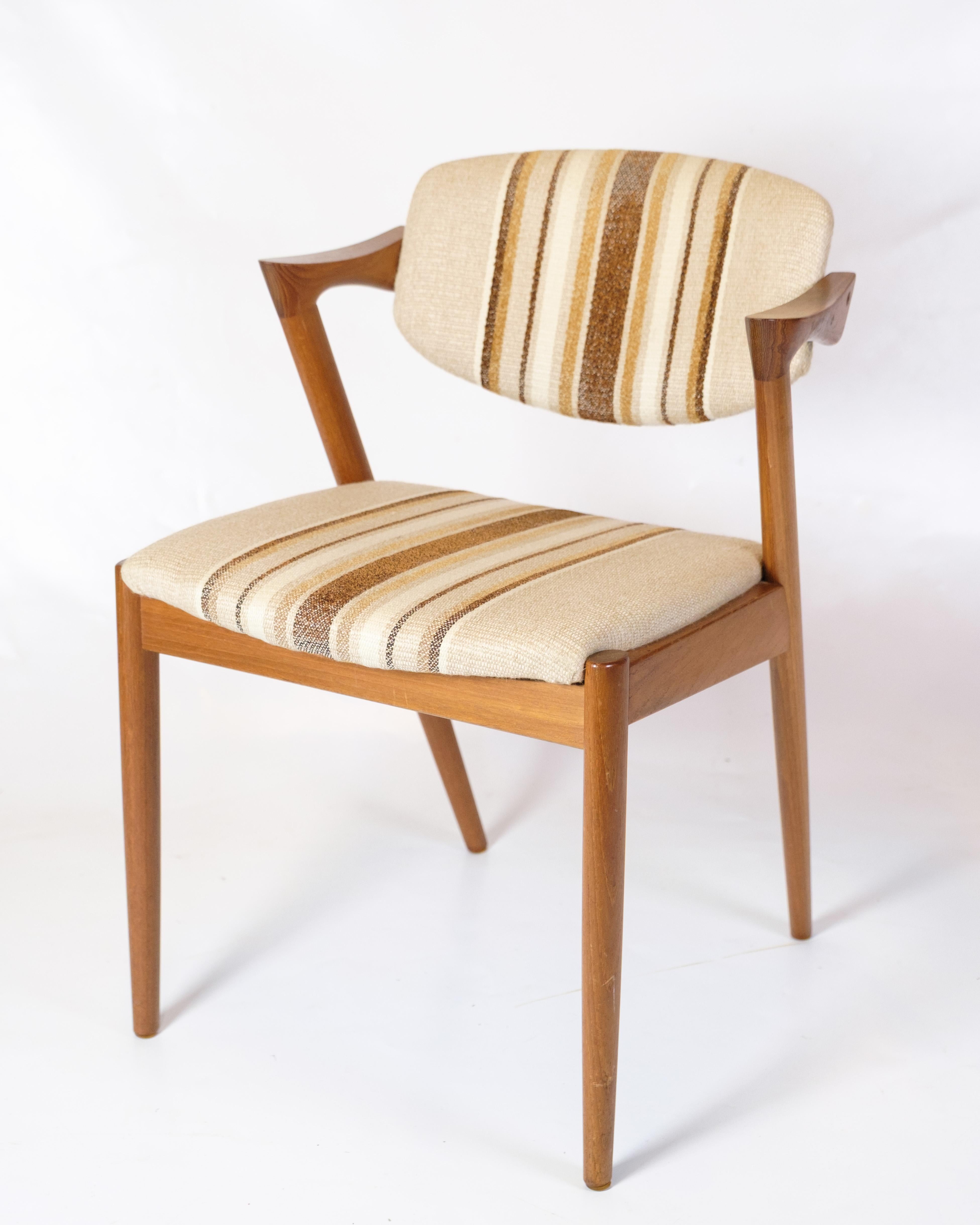 Mid-Century Modern Ensemble de six chaises de salle à manger modèle 42 fabriquées en teck par Kai Kristiansen des années 1960 en vente