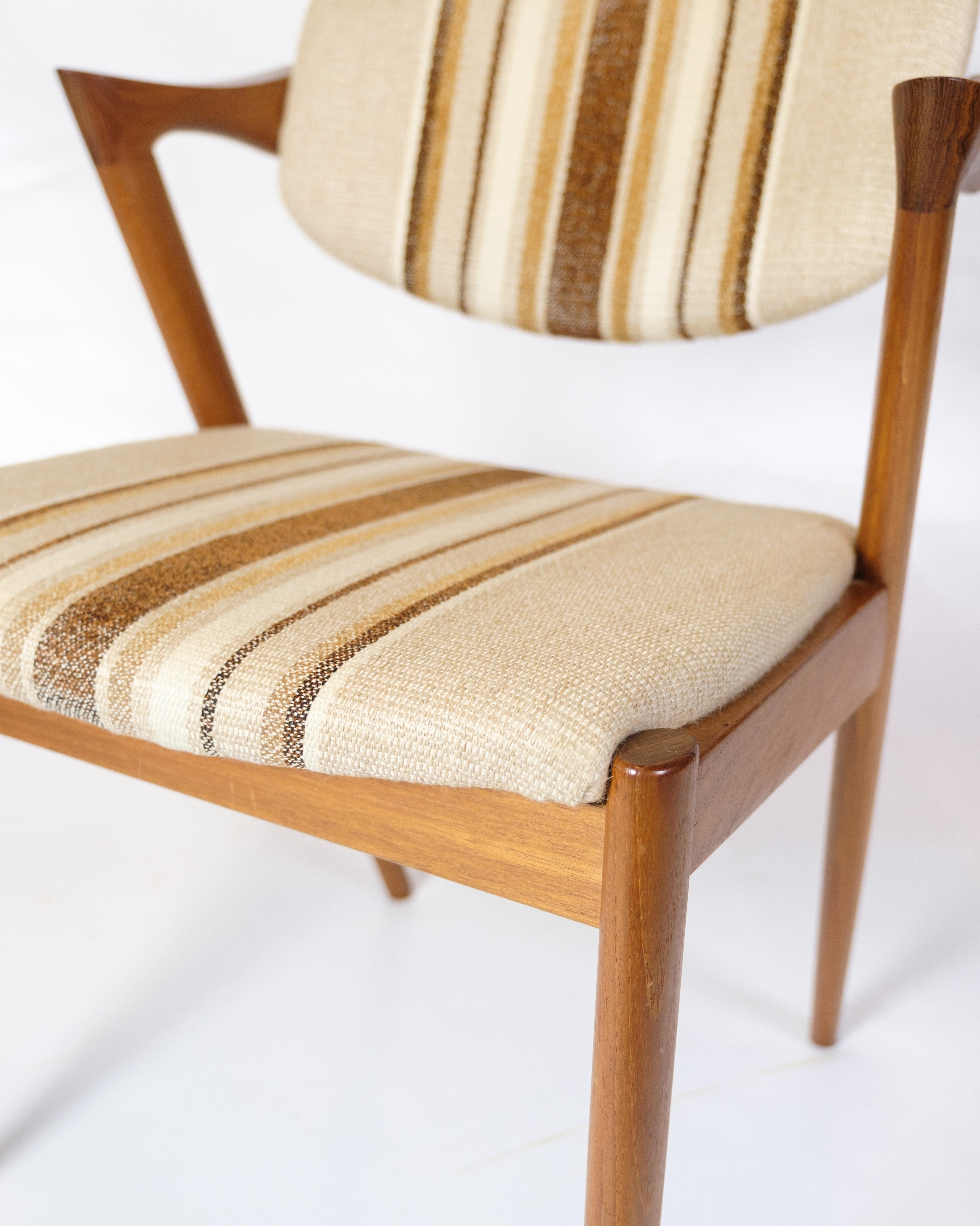 Tissu Ensemble de six chaises de salle à manger modèle 42 fabriquées en teck par Kai Kristiansen des années 1960 en vente