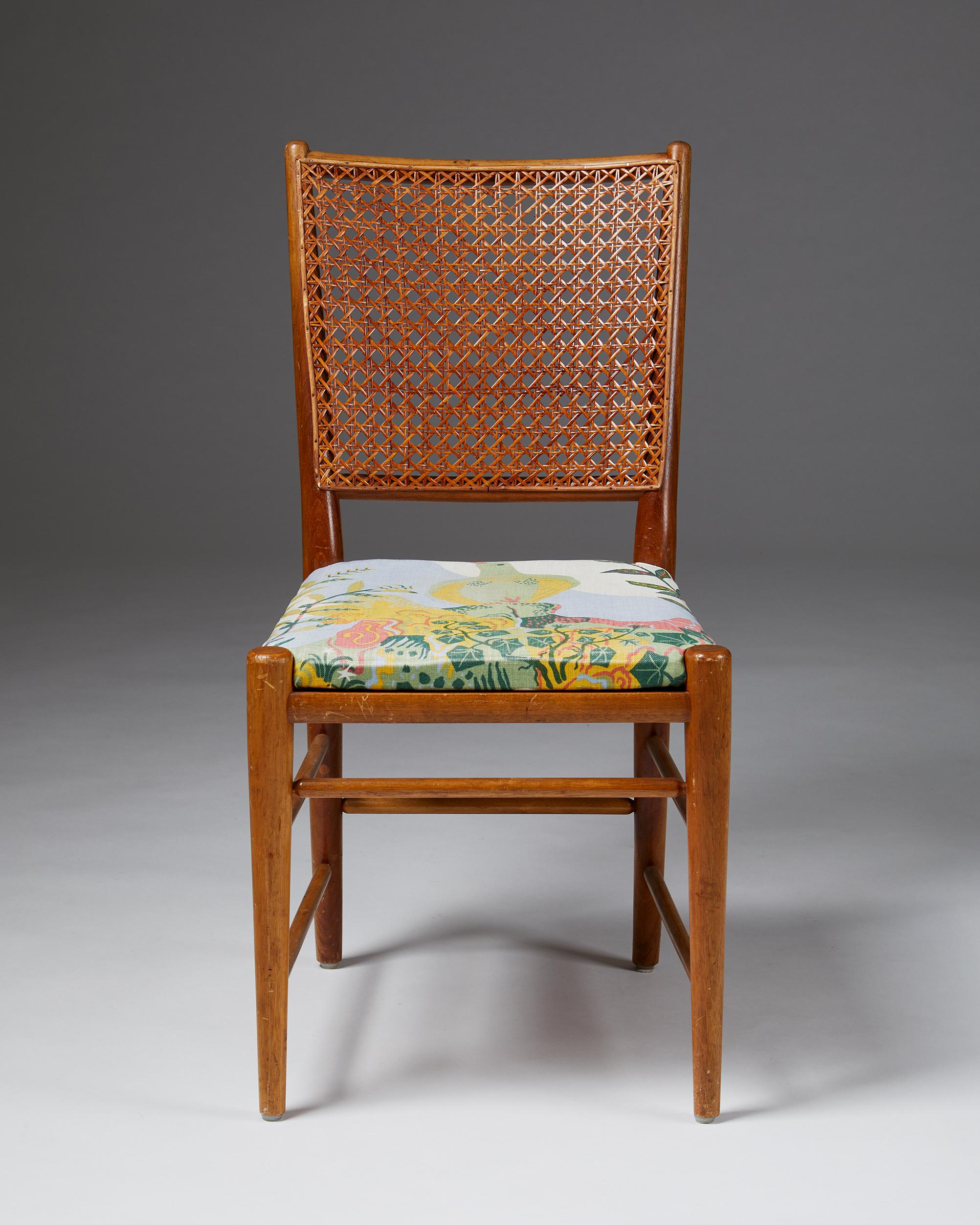 Mid-Century Modern Set of Six Dining Chairs Model 526 Designed by Josef Frank for Svenskt Tenn For Sale