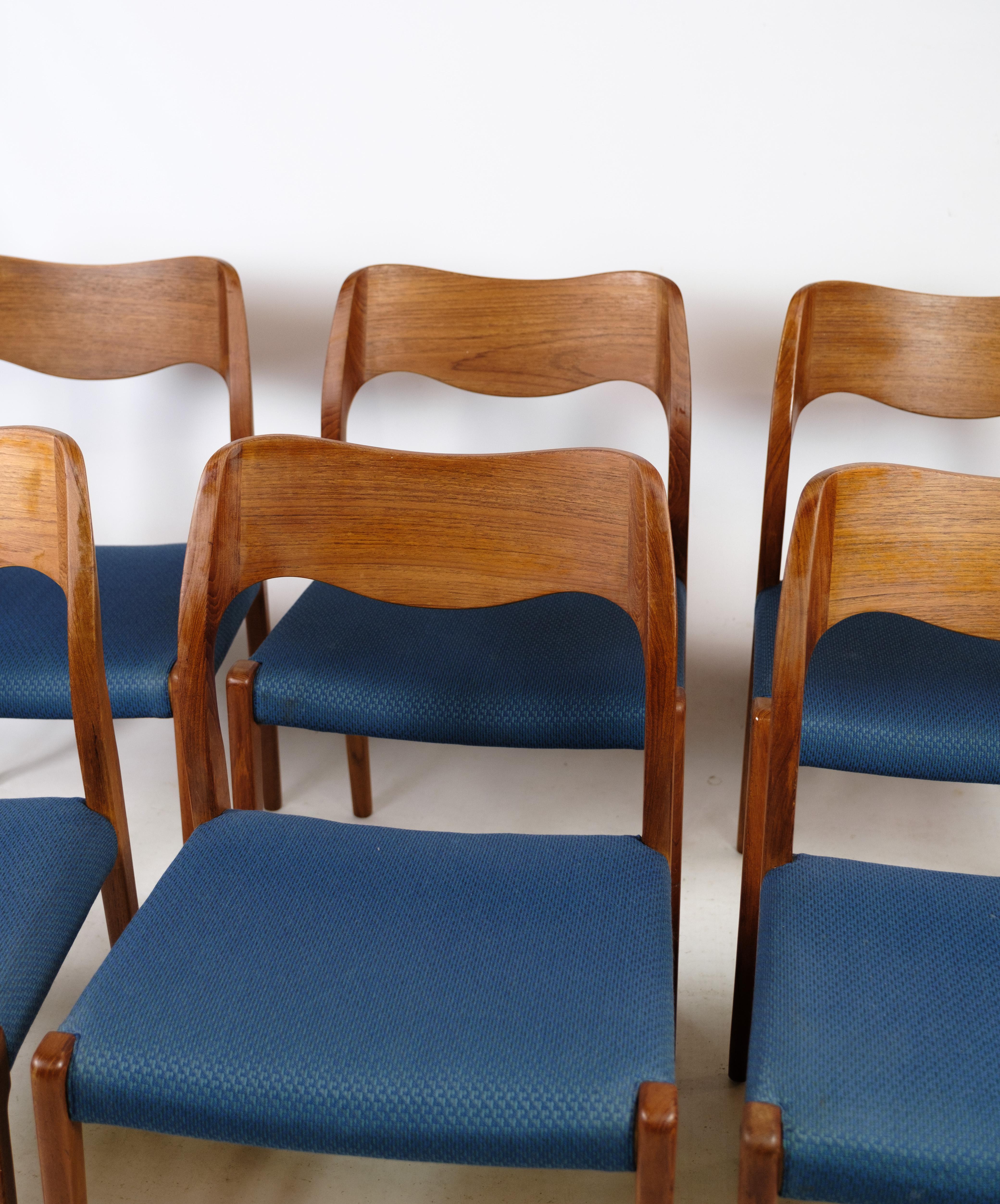 Set of Six Dining Chairs Made IN Teak, Model 71 By Niels O. Møller 5