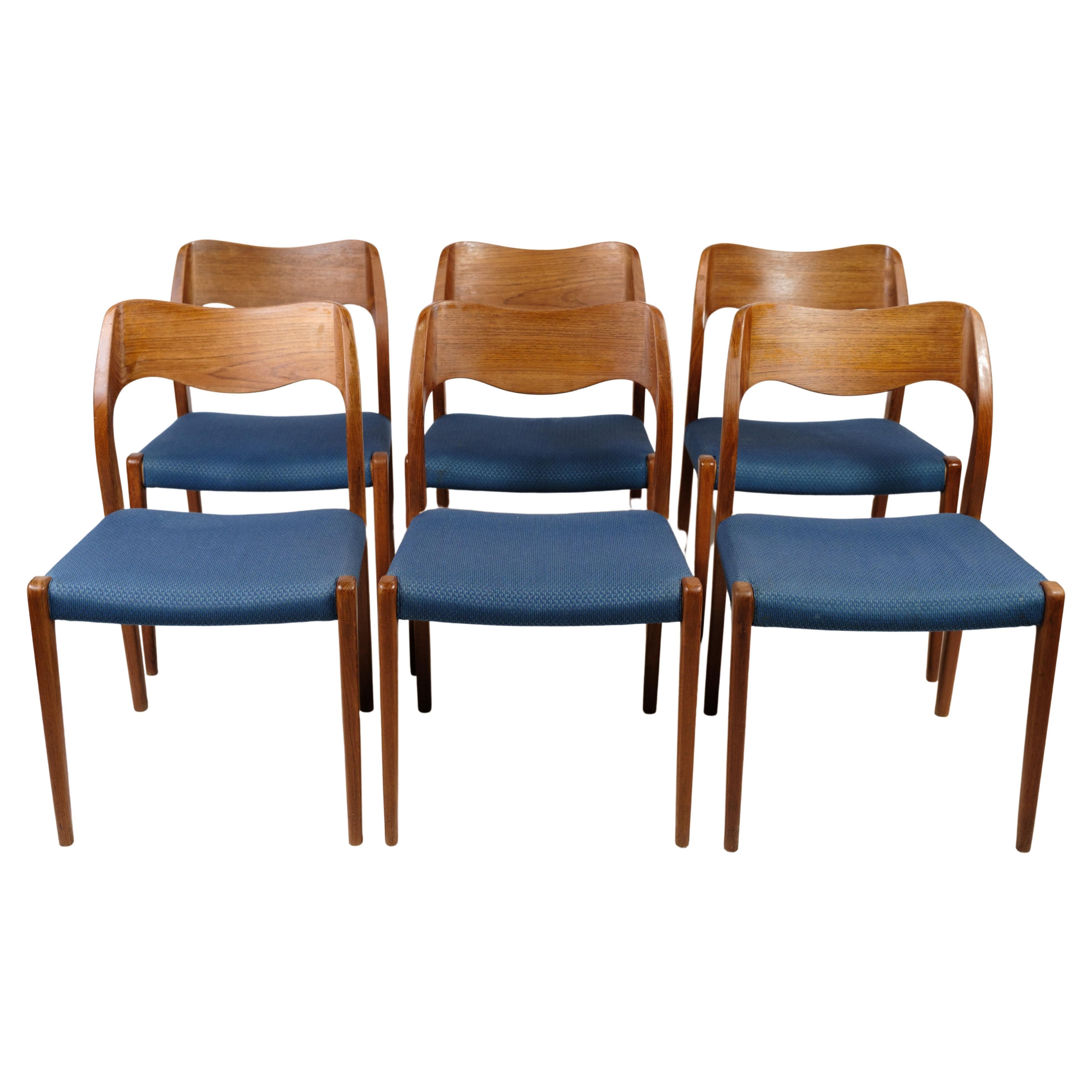 Set of Six Dining Chairs Made IN Teak, Model 71 By Niels O. Møller For Sale