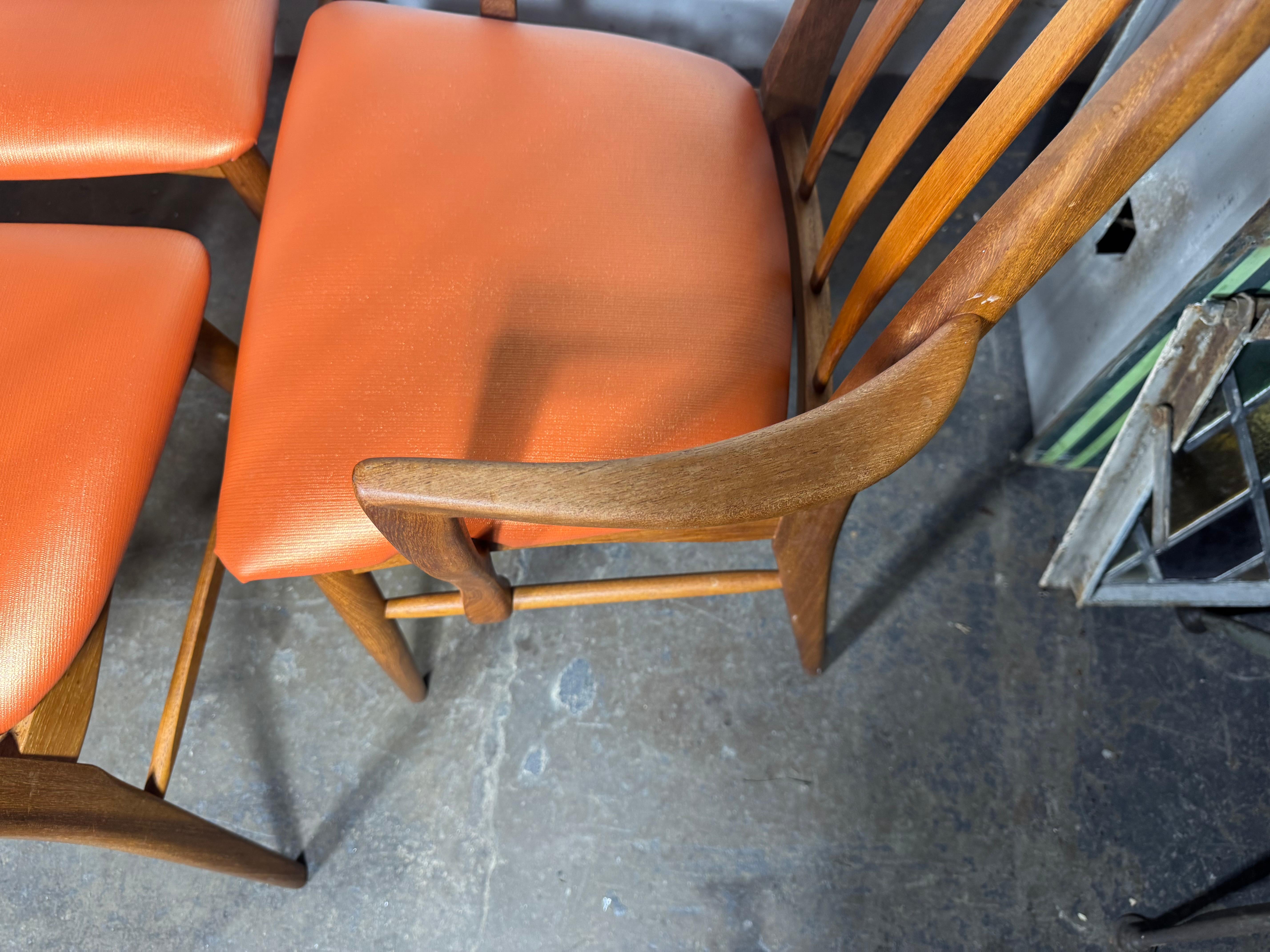 Juego de seis sillas de comedor 
