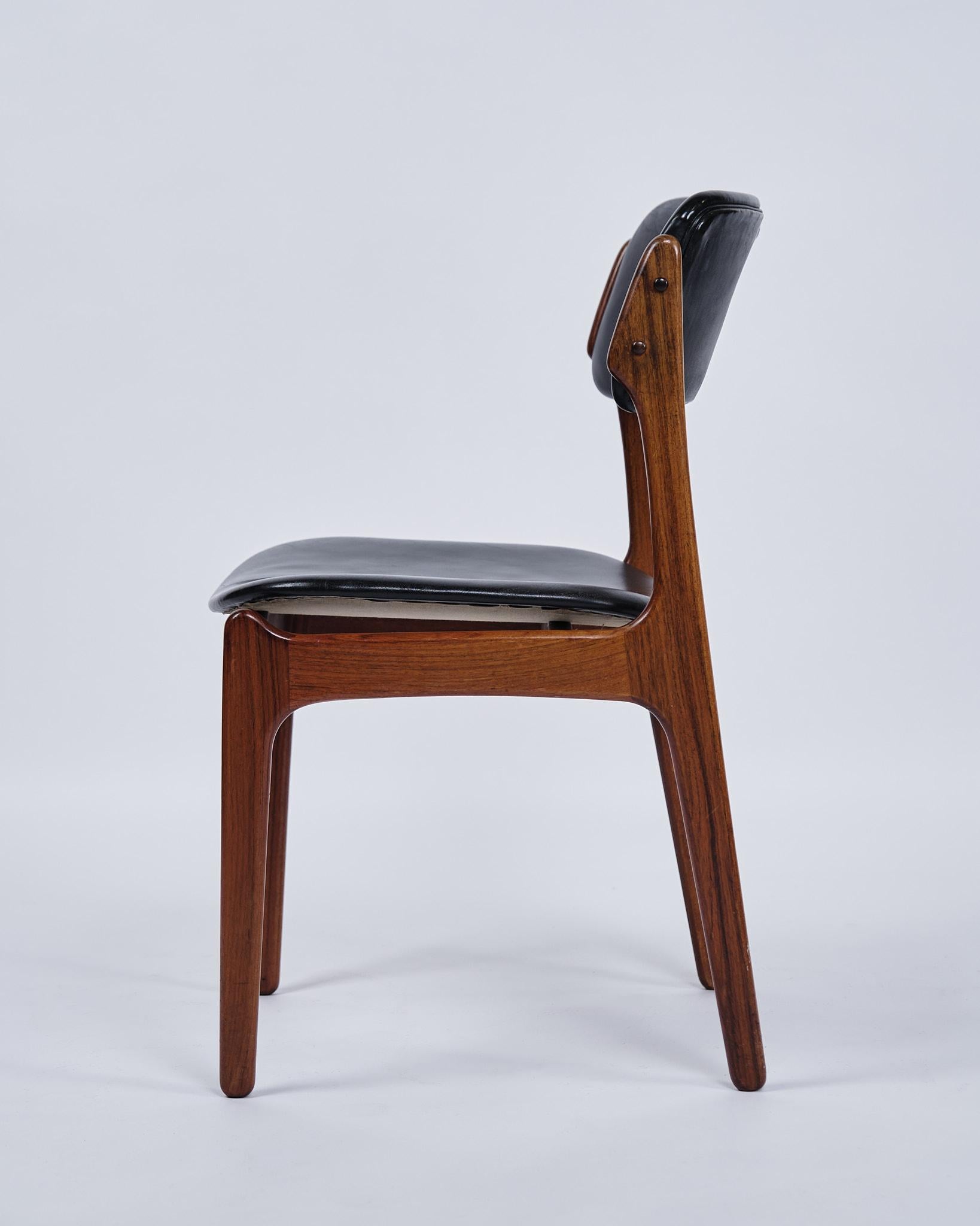 Danese Set di sei sedie da pranzo modello OD 49 in palissandro e pelle nera di Erik Buch in vendita