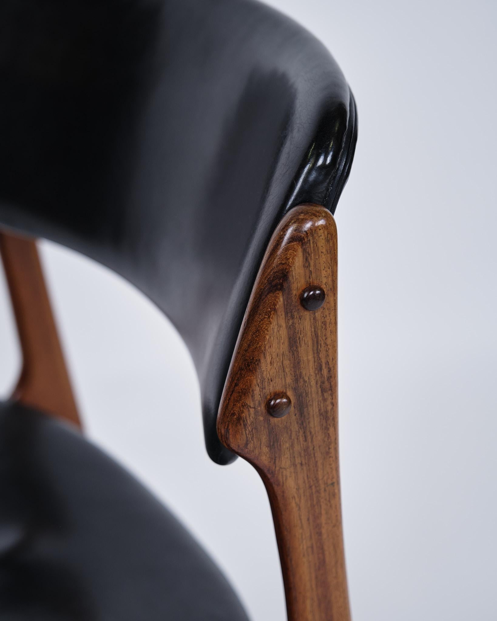 Metà XX secolo Set di sei sedie da pranzo modello OD 49 in palissandro e pelle nera di Erik Buch in vendita