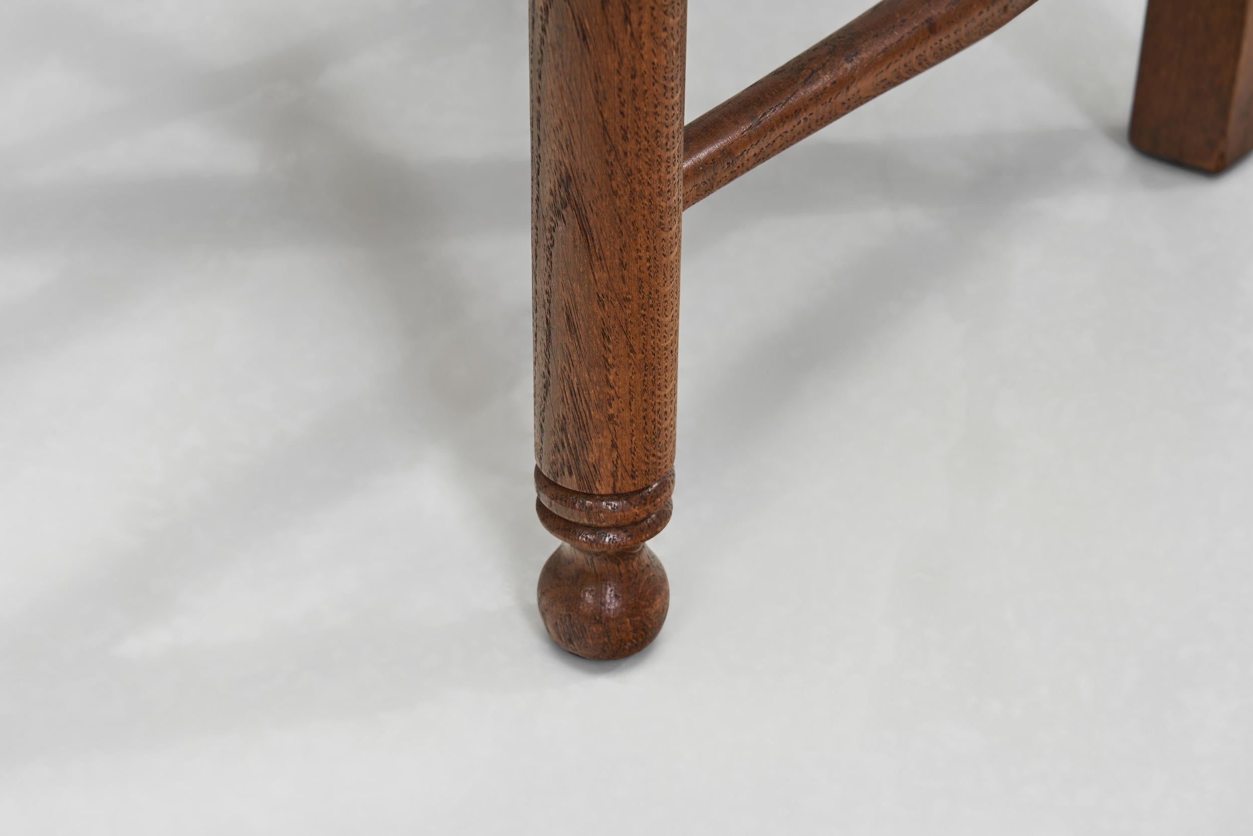 Ensemble de six chaises de salle à manger tapissées de peau de mouton, Europe, vers 1960 en vente 8