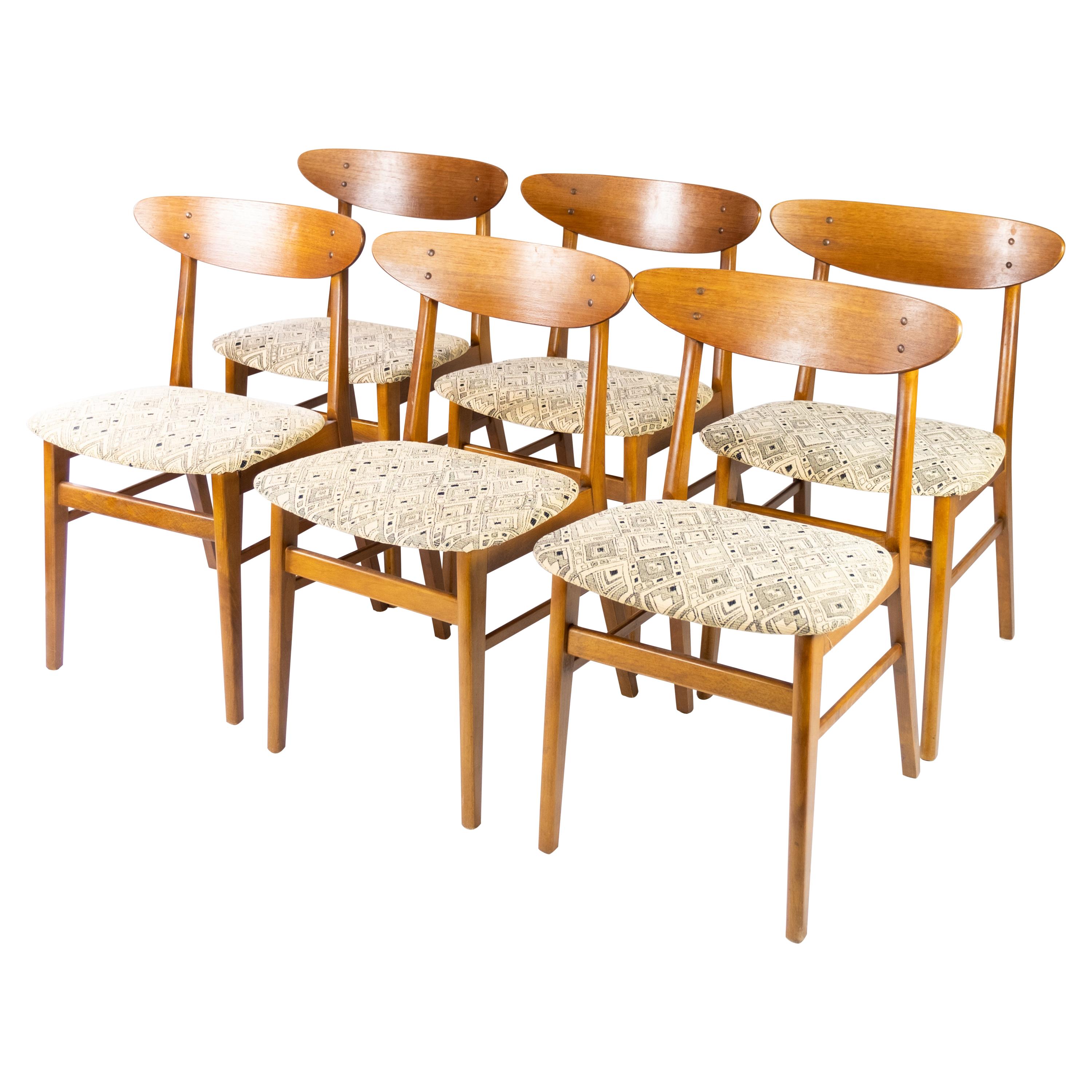 Scandinavian Modern Set of Six Dining Room Chairs in Teak from the 1960s