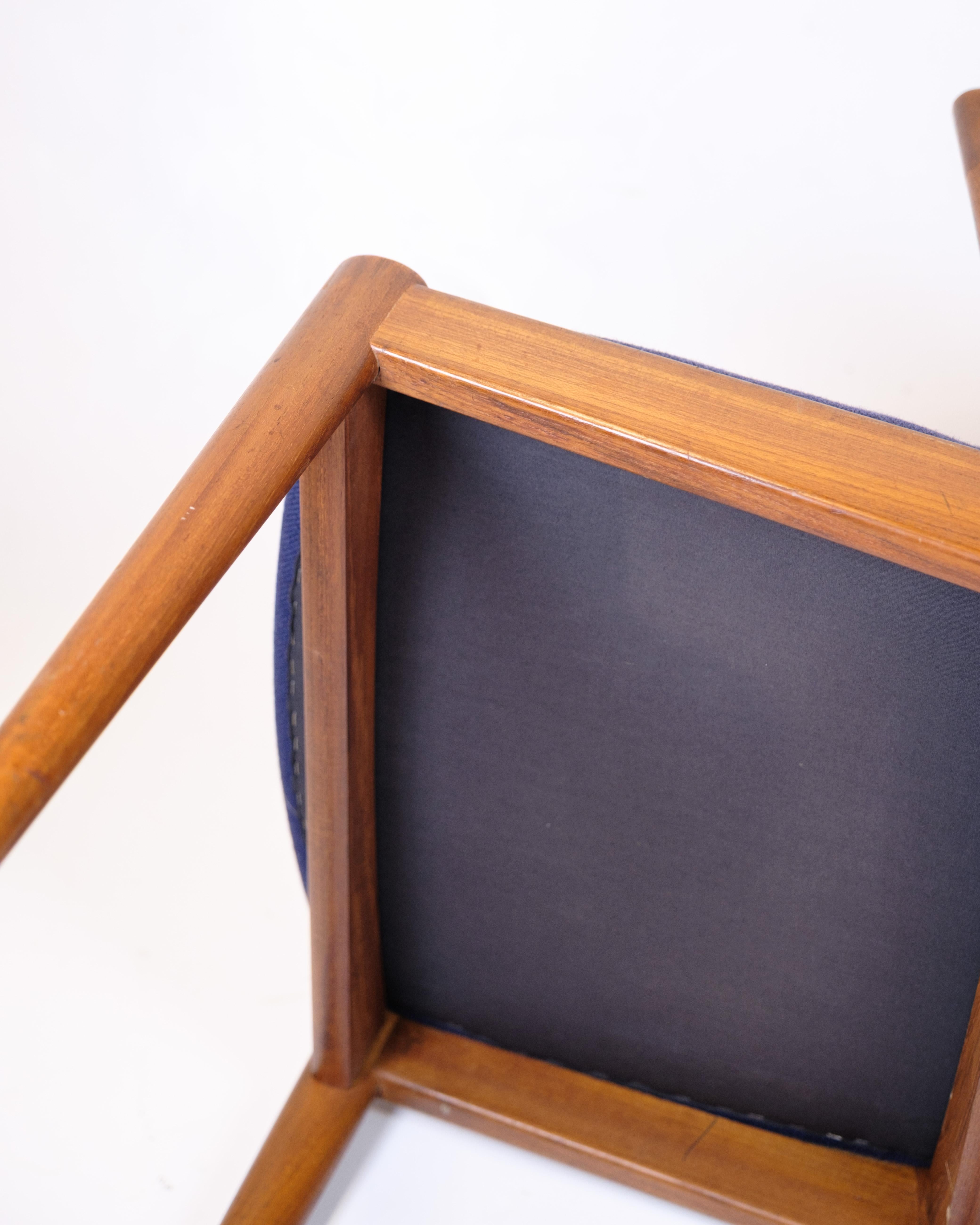 Set Of Six Dining Room Chairs Model 42 In Teak & Blue Fabric By Kai Kristiansen For Sale 5
