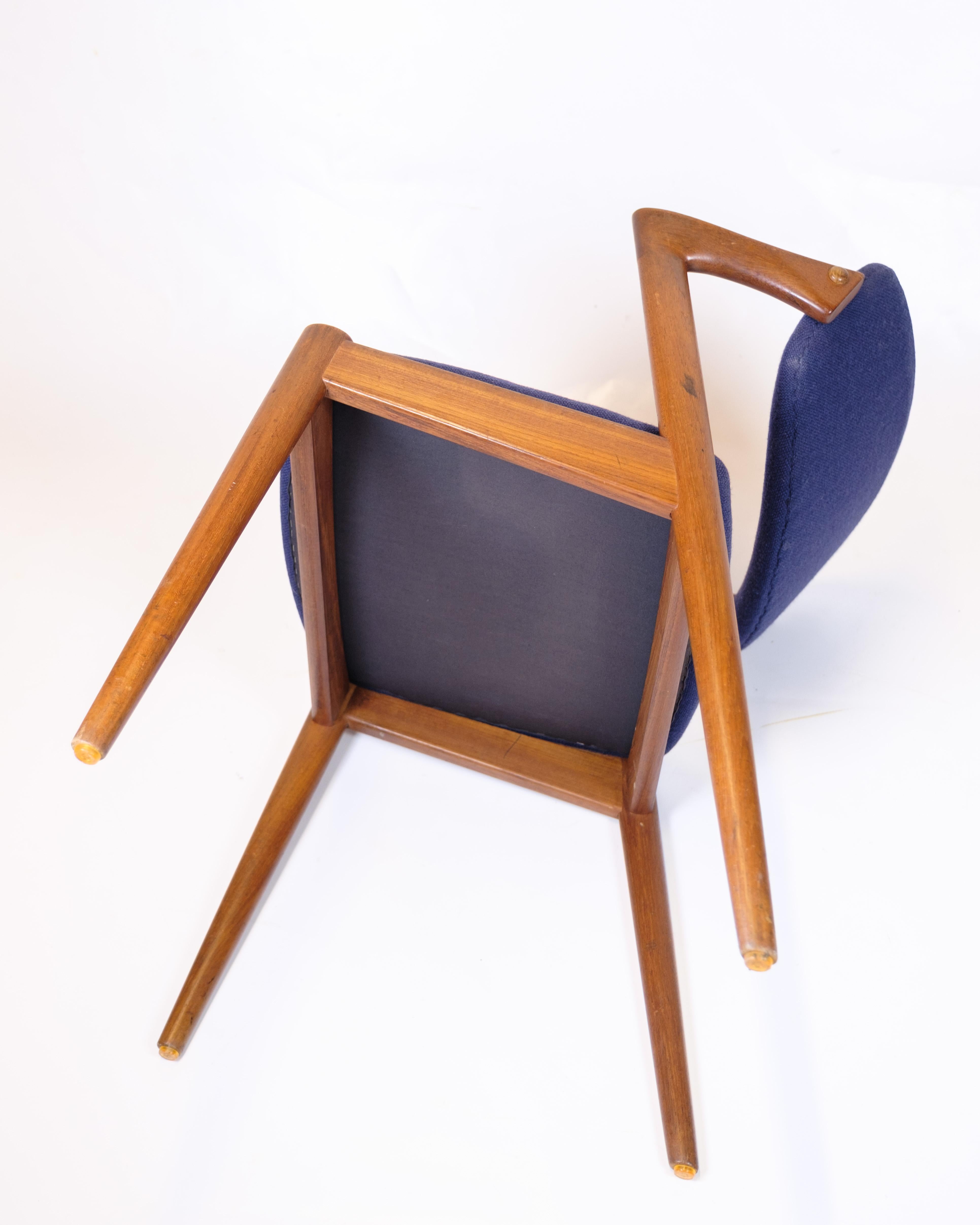 Set Of Six Dining Room Chairs Model 42 In Teak & Blue Fabric By Kai Kristiansen For Sale 7