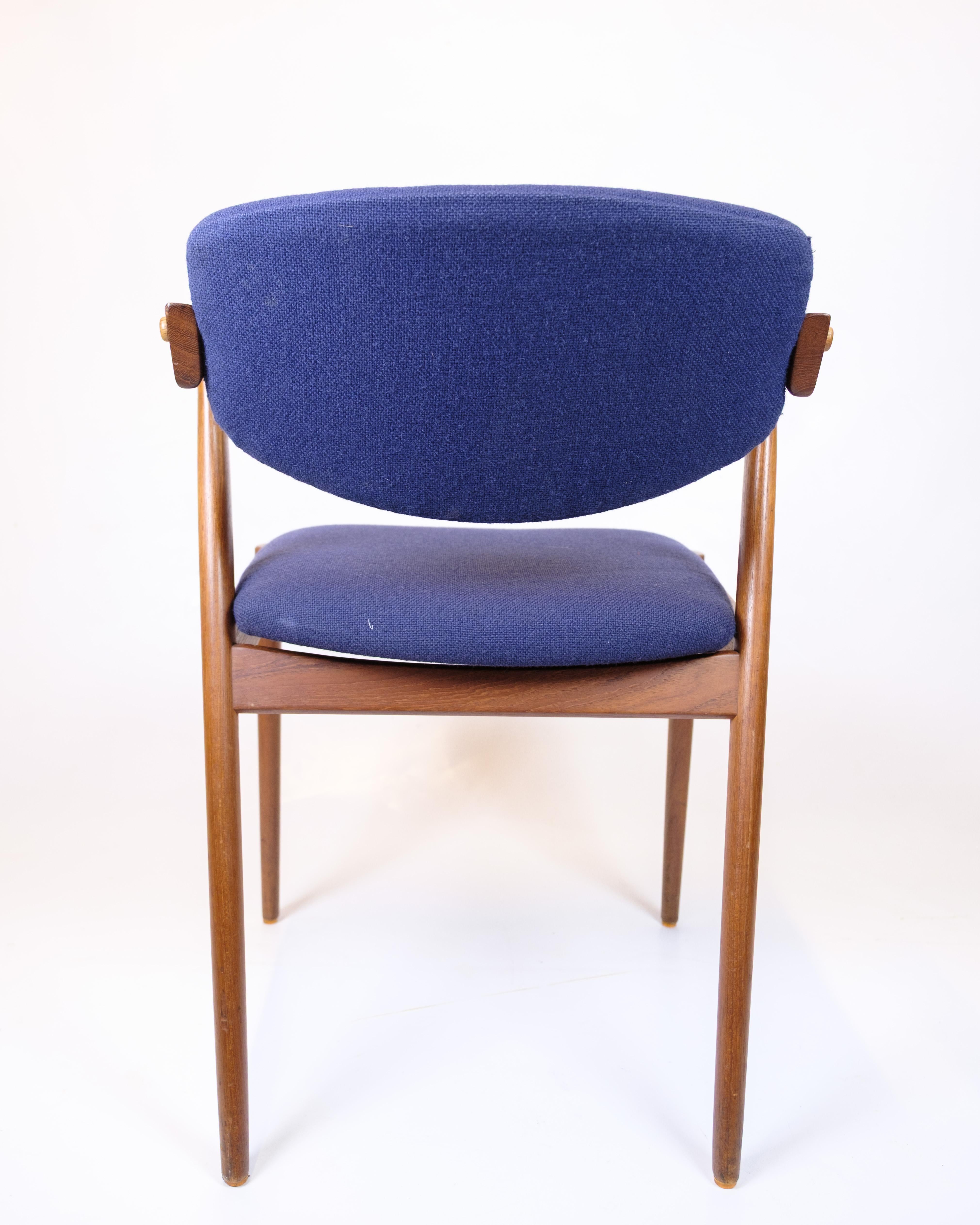 Set Of Six Dining Room Chairs Model 42 In Teak & Blue Fabric By Kai Kristiansen For Sale 3