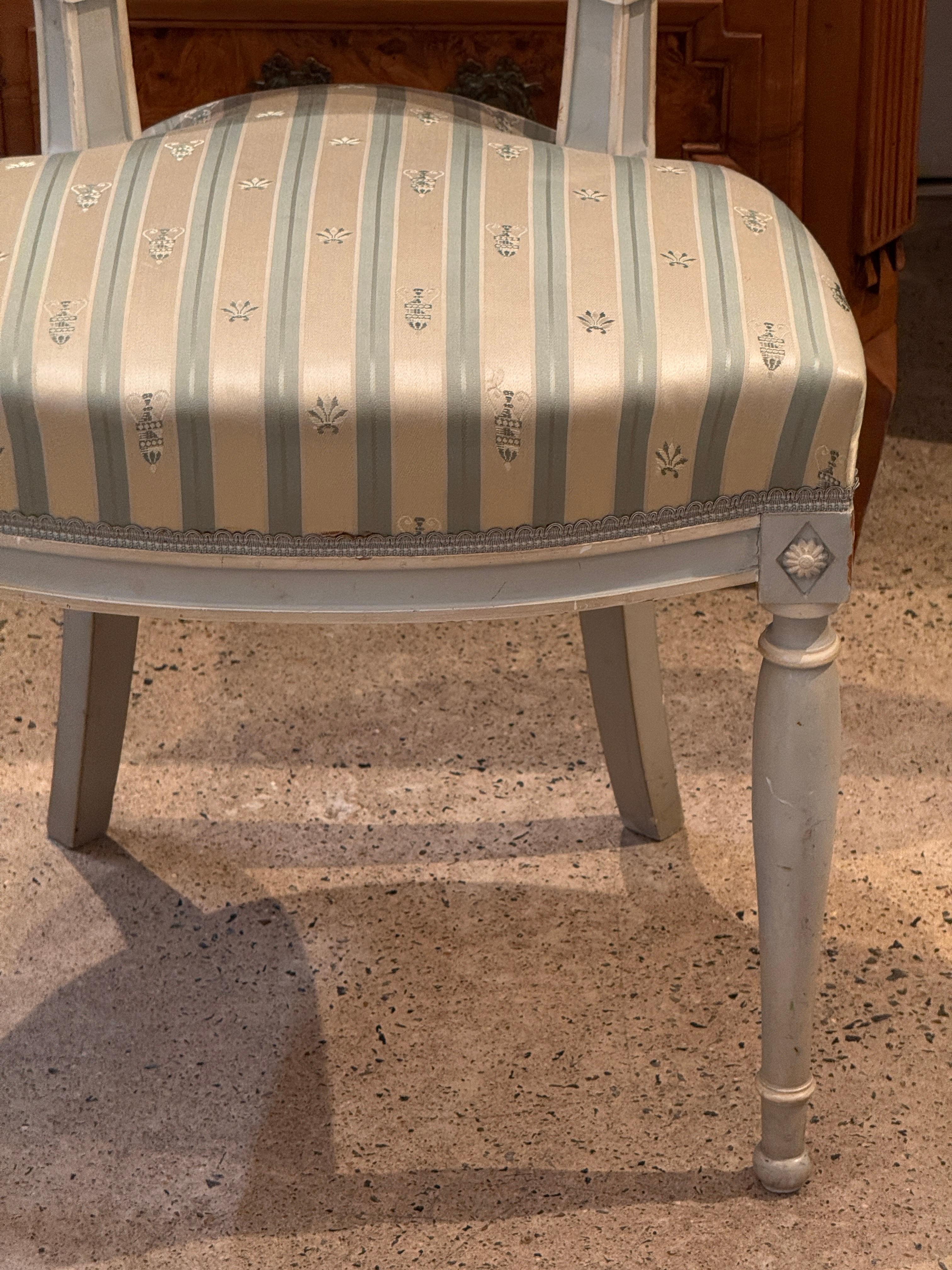 Ensemble de six chaises de salle à manger de style Directoire en vente 1