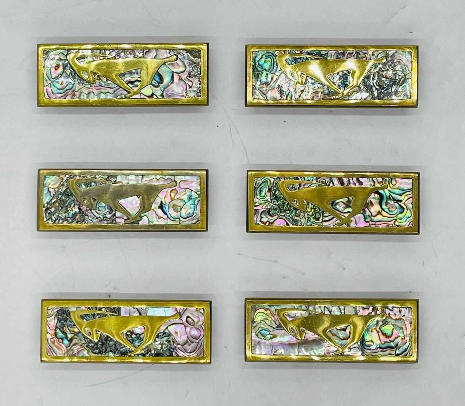 Mexicain Ensemble de six poignées de porte en laiton et coquille d'ormeau par Peñoles, Mexique, années 1950 en vente