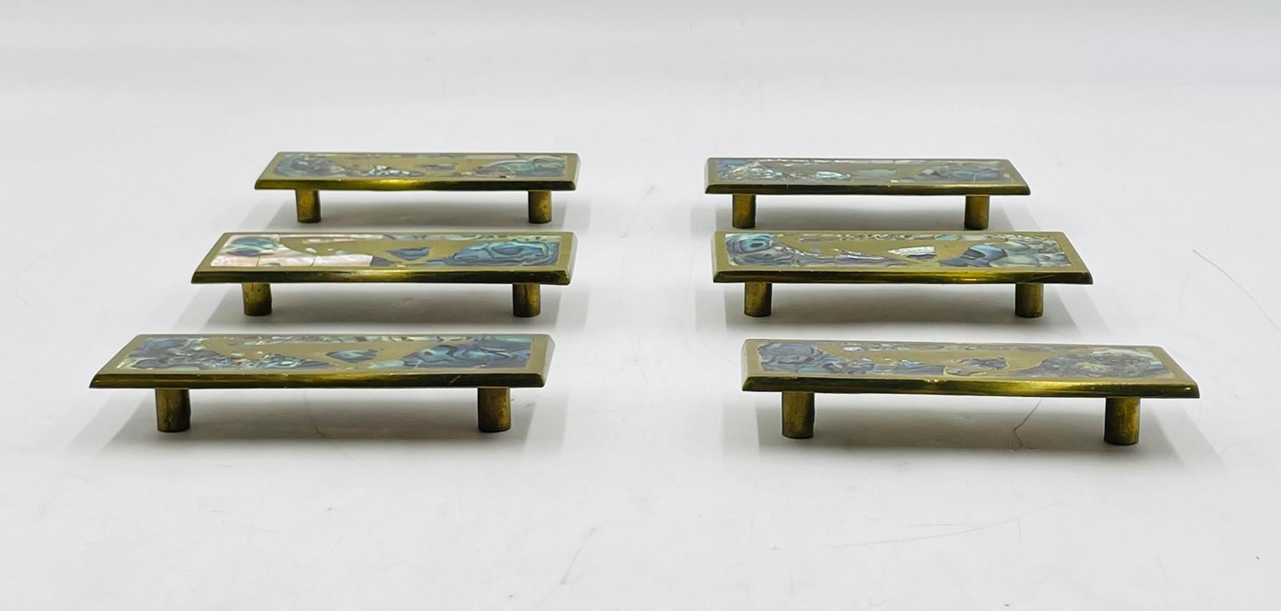Ensemble de six poignées de porte en laiton et coquille d'ormeau par Peñoles, Mexique, années 1950 en vente 1