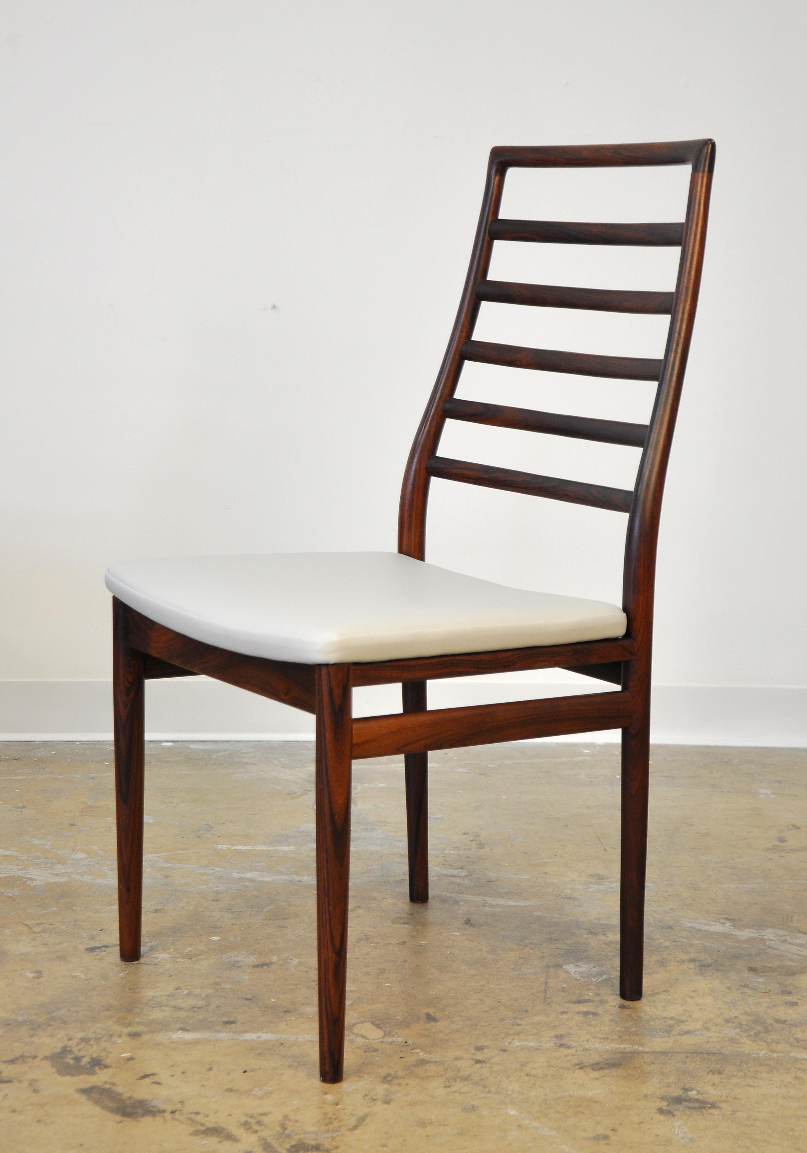 Set of Six Dyrlund Rosewood Ladder Back Dining Chairs In Good Condition In Miami, FL