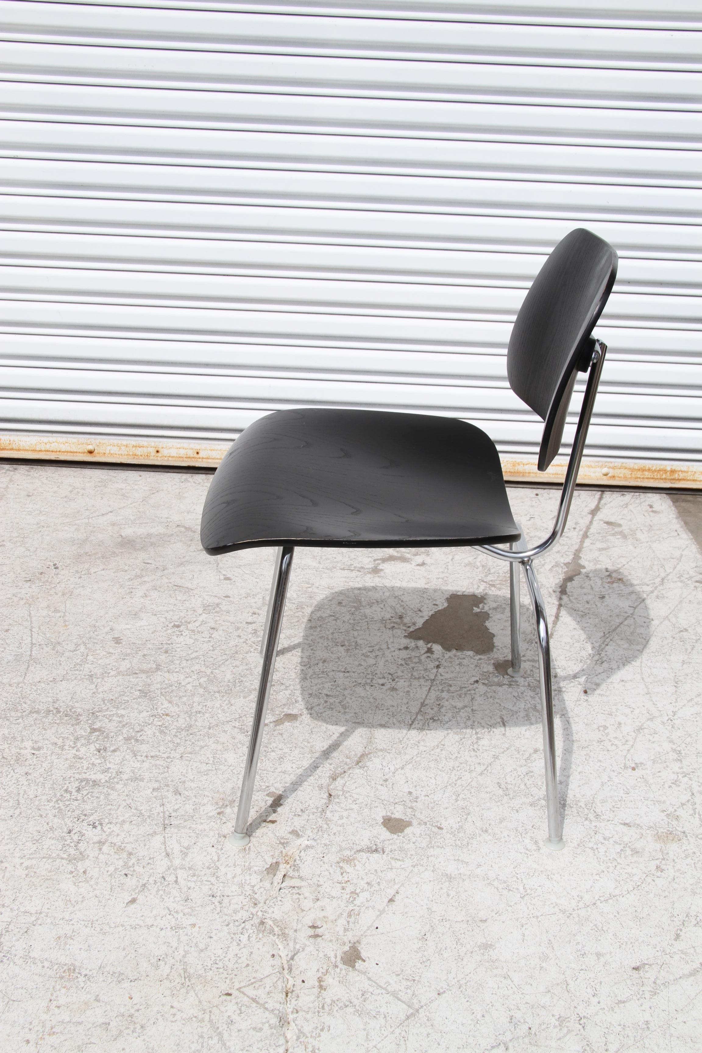 Set of Six Eames Herman Miller DCM Dining Chairs In Good Condition In Pasadena, TX