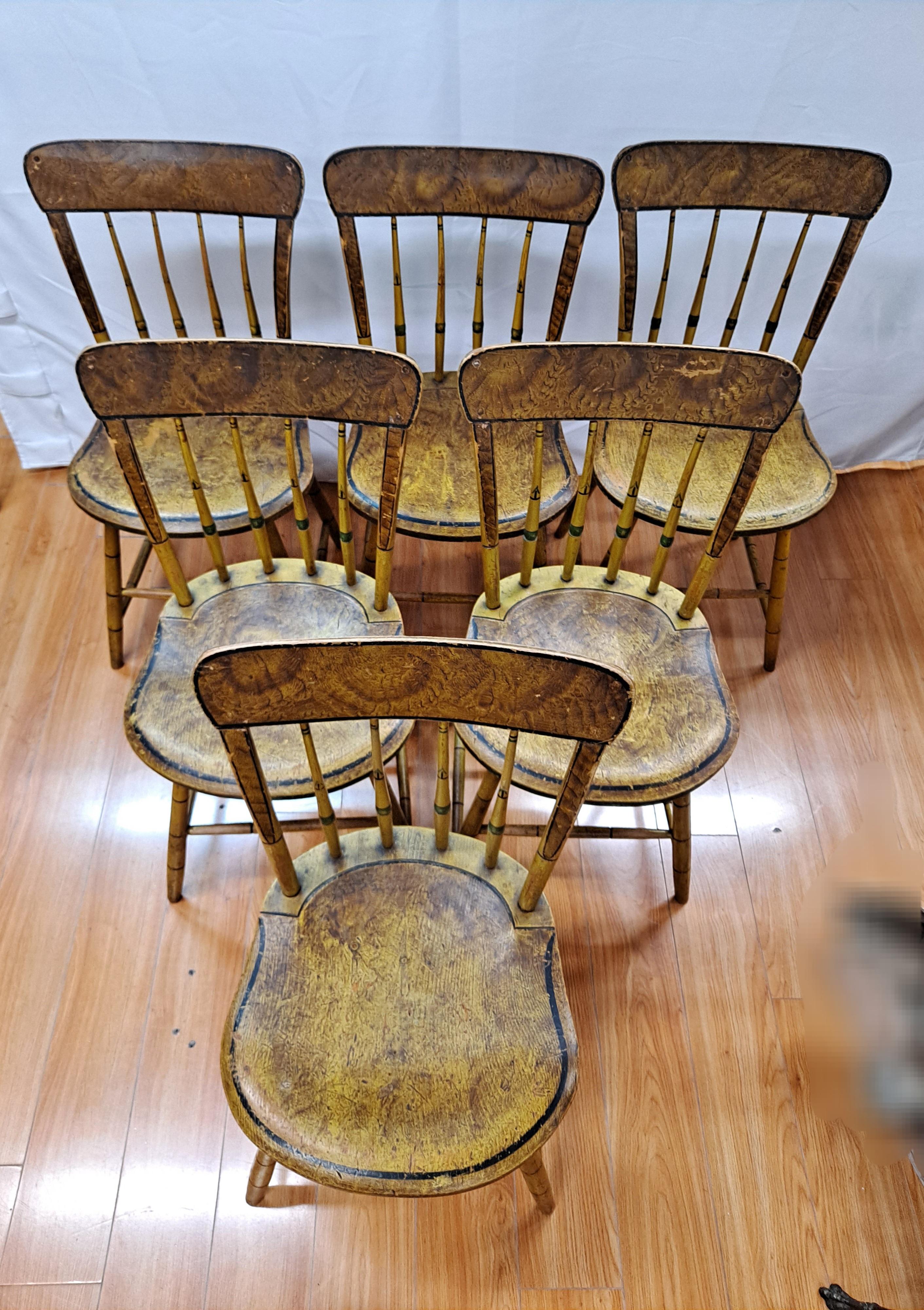 Ensemble de six chaises d'appoint américaines Windsor peintes du début du 19ème siècle Bon état - En vente à San Francisco, CA