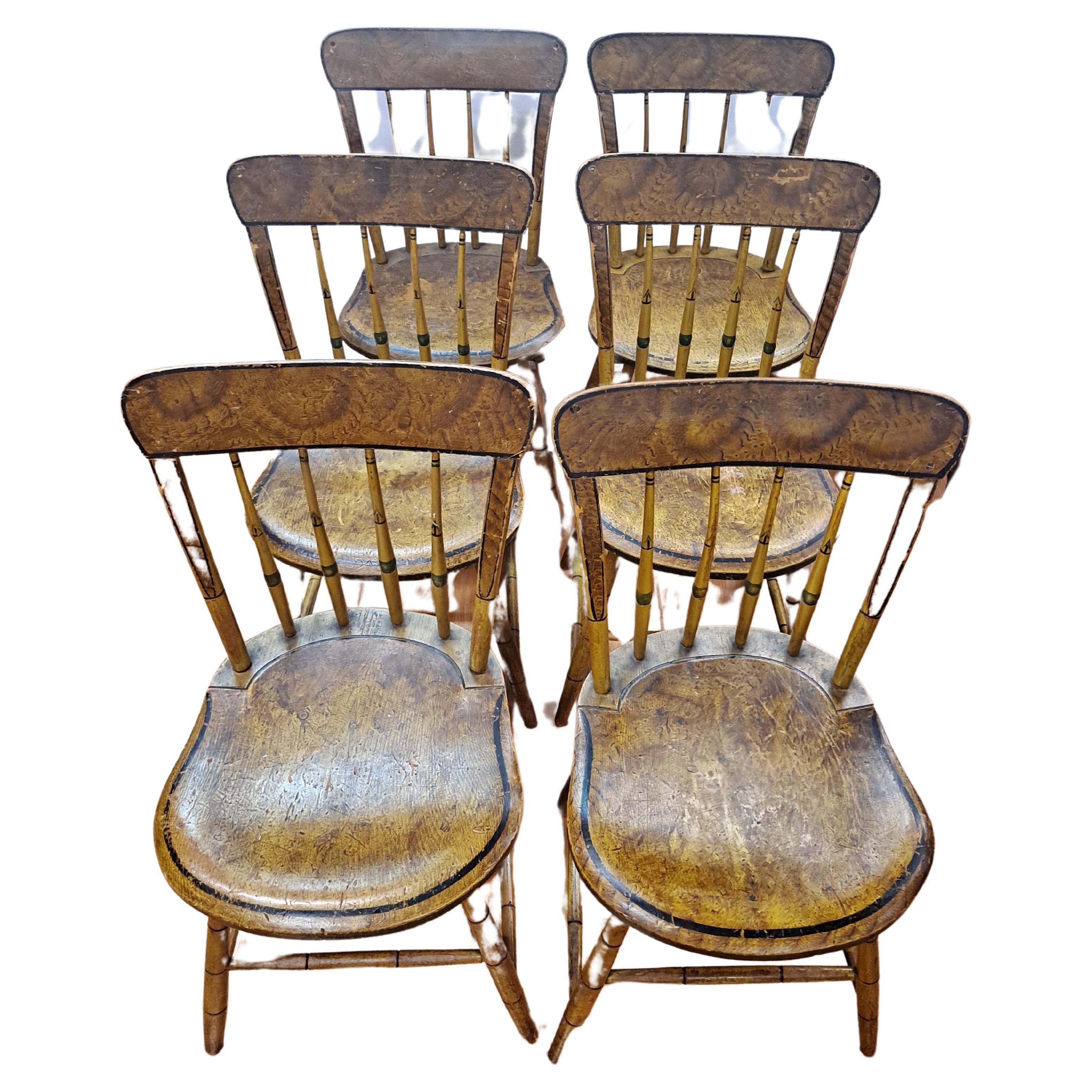 Ensemble de six chaises d'appoint américaines Windsor peintes du début du 19ème siècle