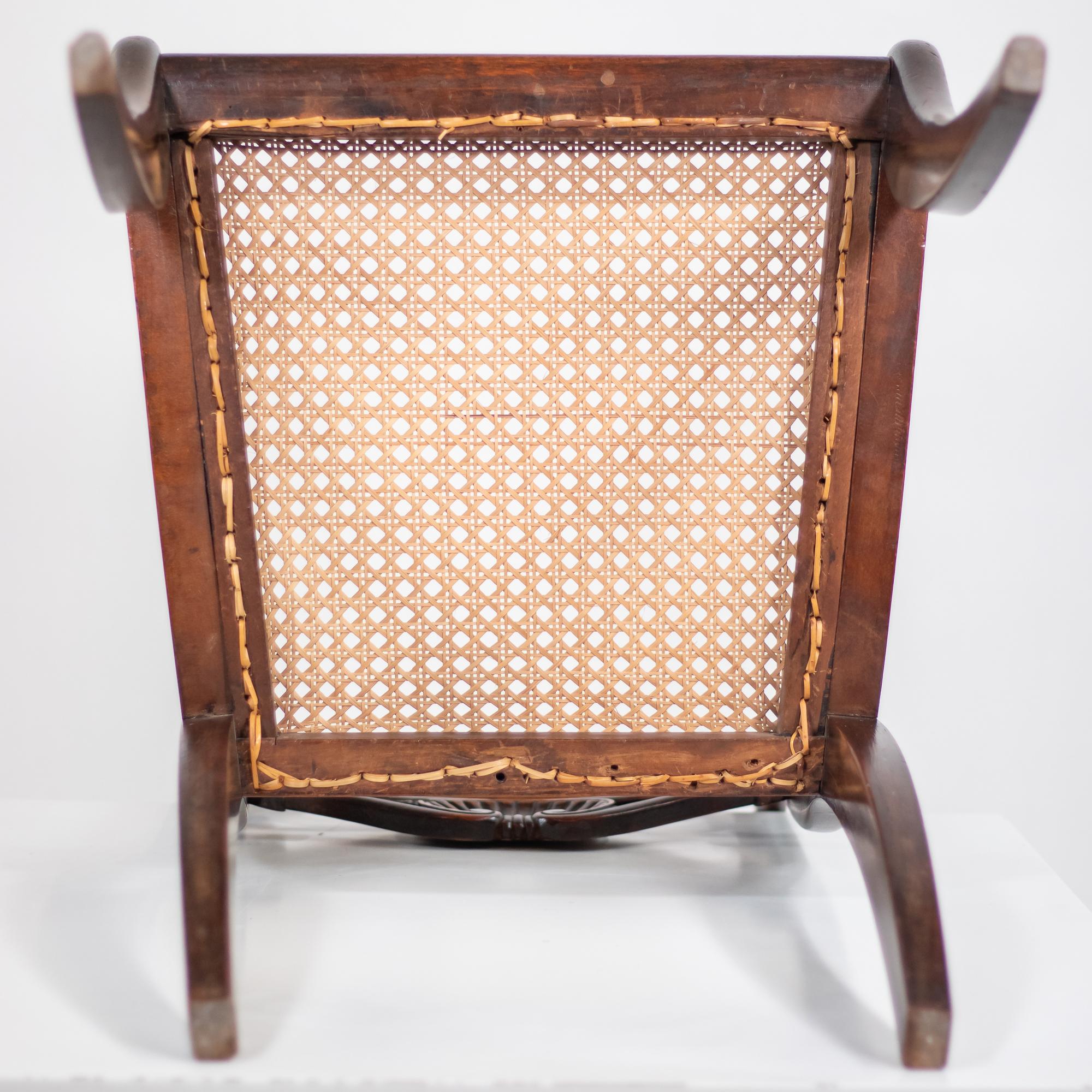 Fatto a mano Set di sei sedie in finto palissandro del periodo Regency inglese dell'inizio del XIX secolo in vendita