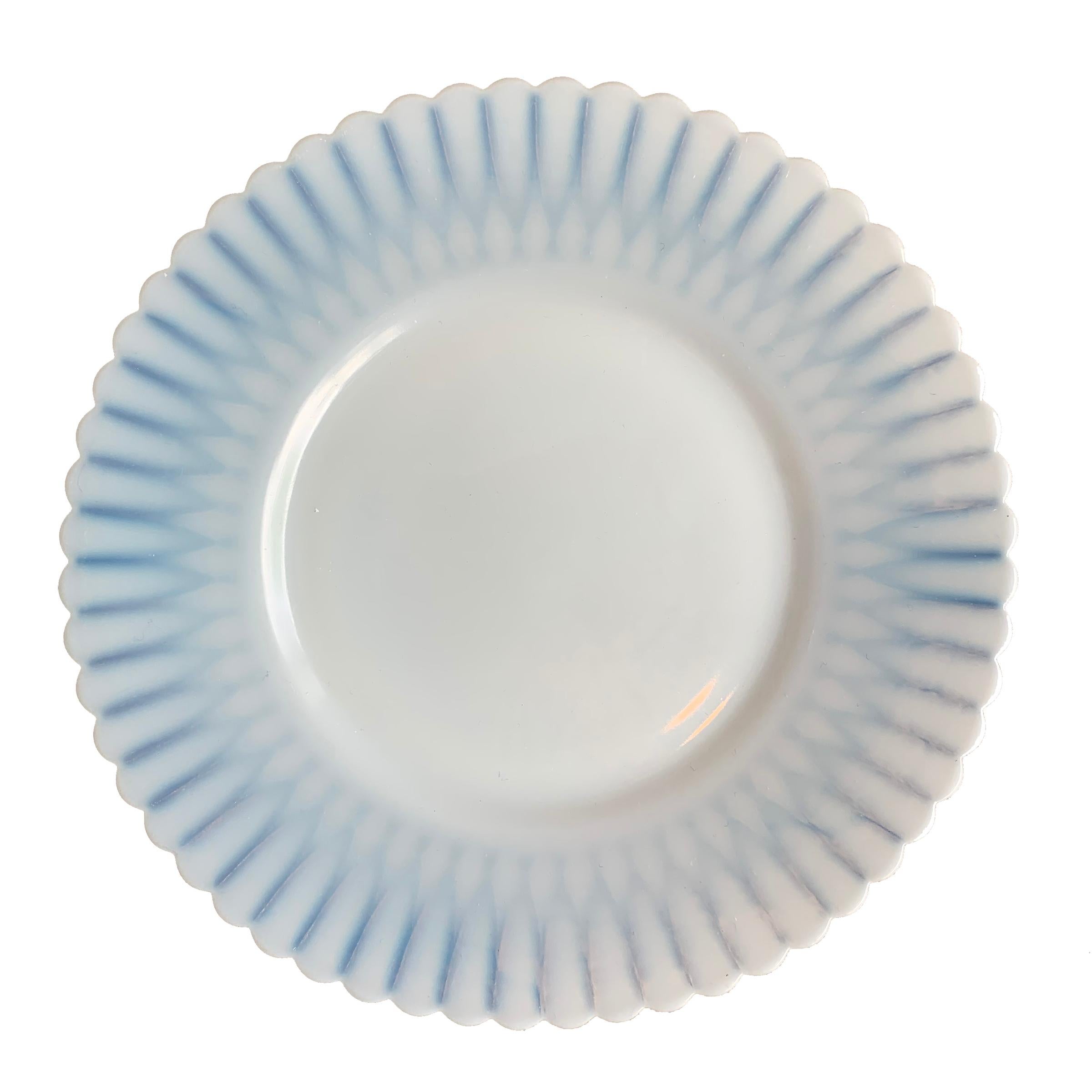 Set of Six Early 20th Century American Opaline Dessert Plates In Good Condition In Chicago, IL