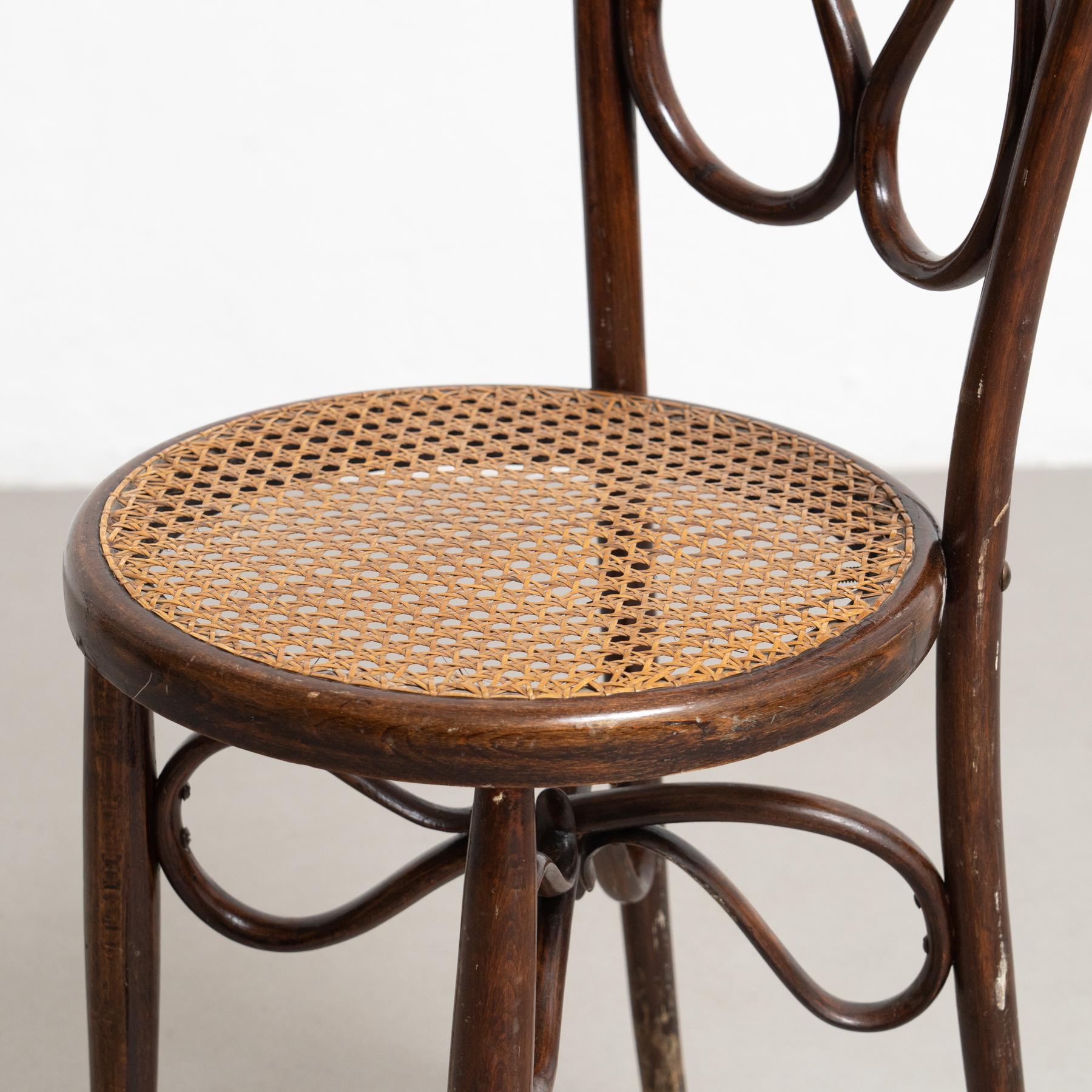 Ensemble de six chaises en bois bentley du début du 20e siècle avec sièges en rotin en vente 9