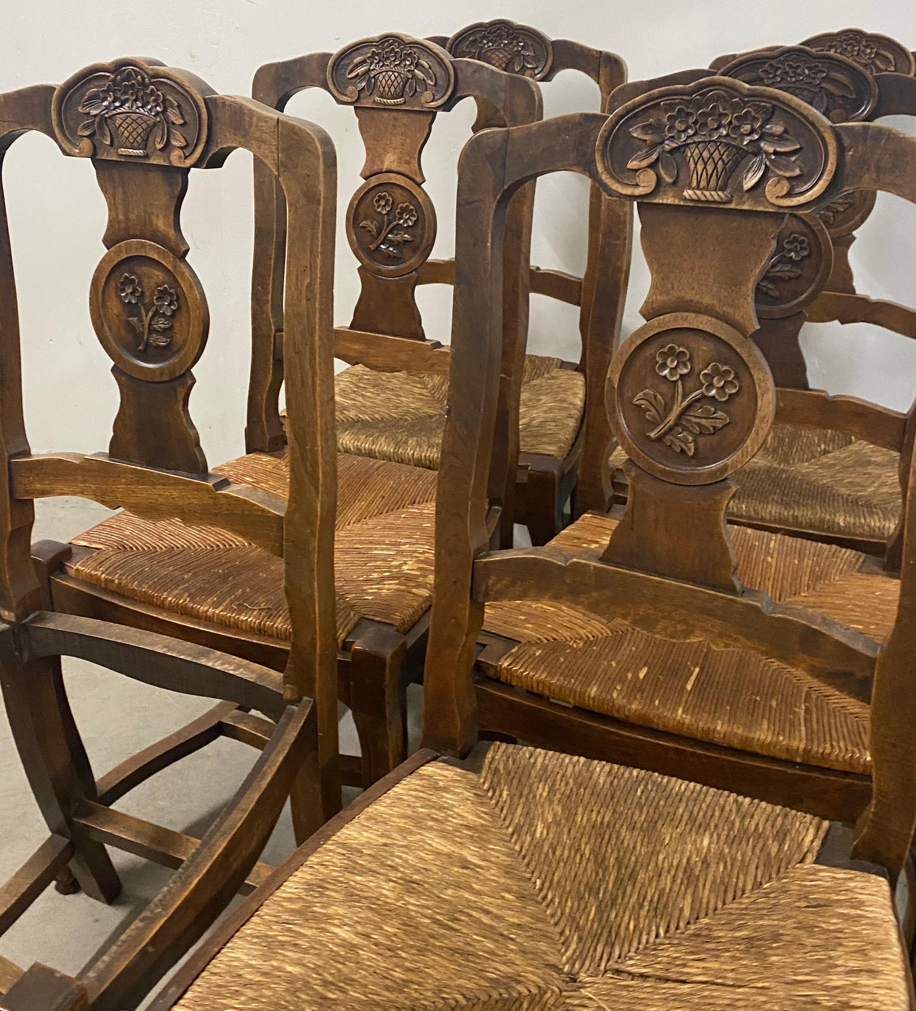 Set of Six Early 20th Century French Country Side Chairs with Rush Seats 1