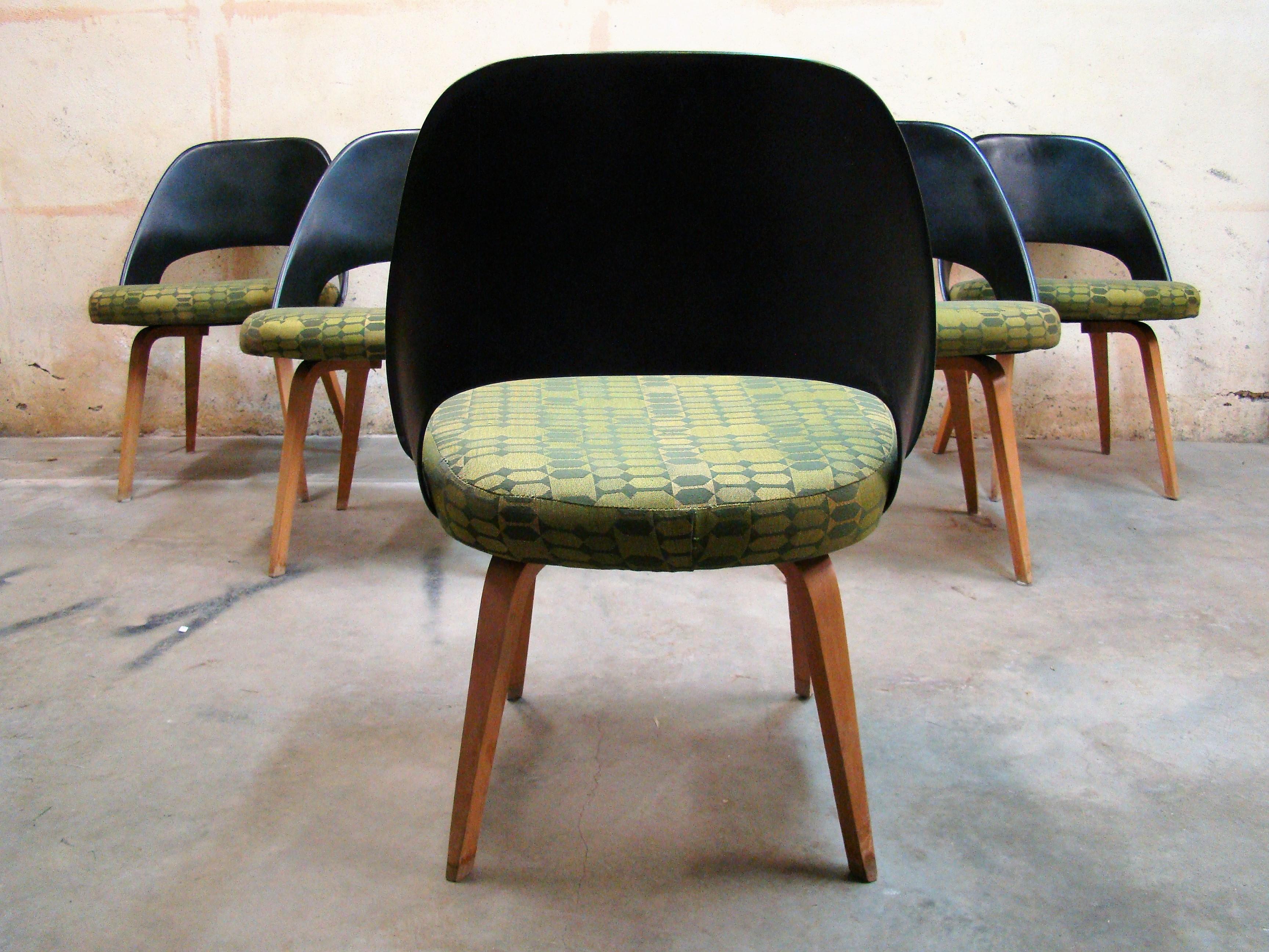 Set of Six Early Dining Chairs Designed by Eero Saarinen for Knoll Associates For Sale 4