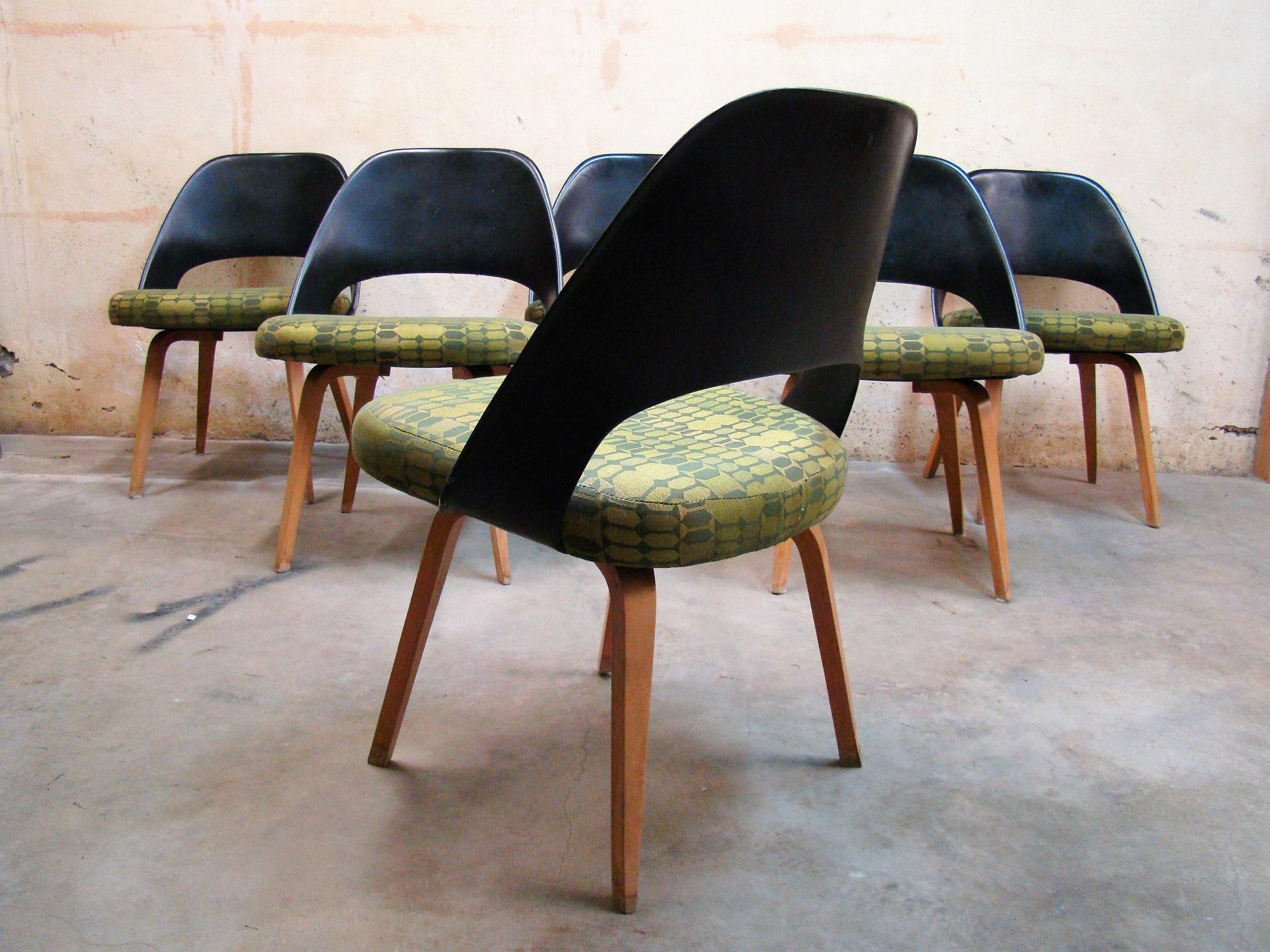 Set of Six Early Dining Chairs Designed by Eero Saarinen for Knoll Associates For Sale 1