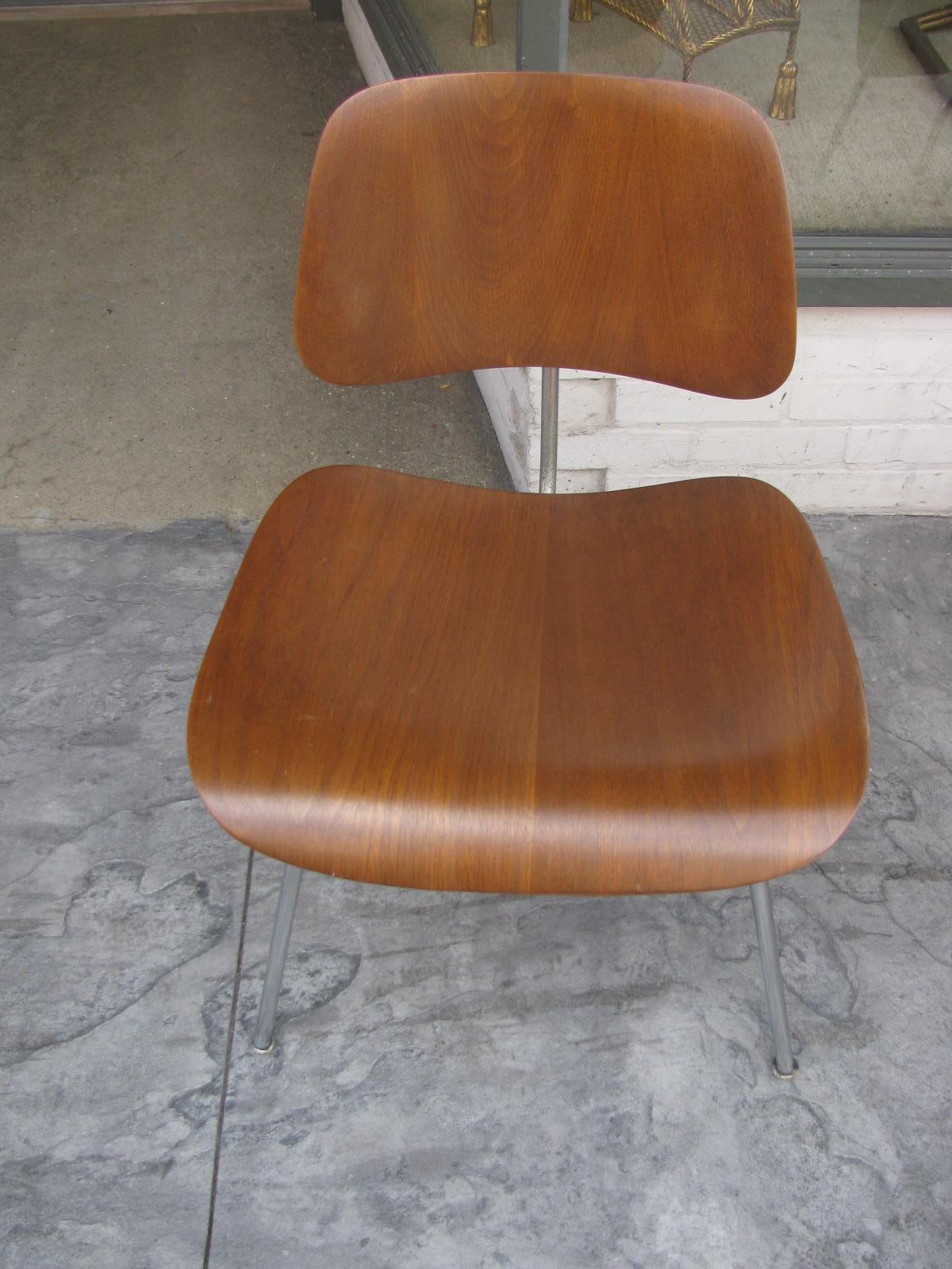 Walnut Set of 6 Mid Century Early Evans for Charles + Ray Eames DCM Dining Chairs