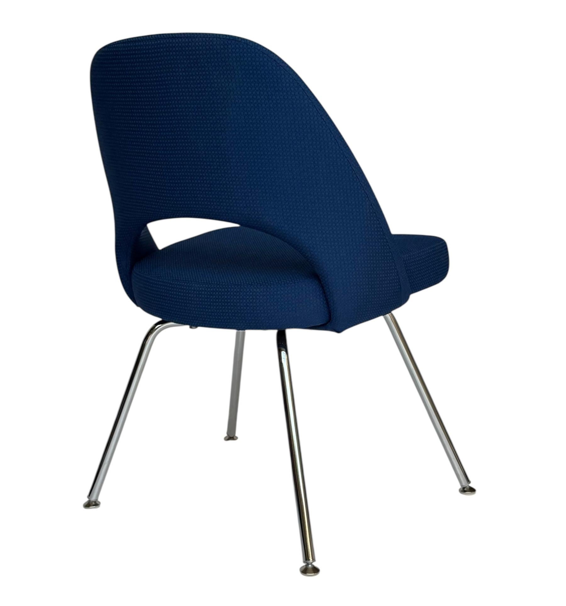 Set of Six Eero Mid Century Saarinen Executive Dining Chairs for Knoll in Navy im Angebot 2