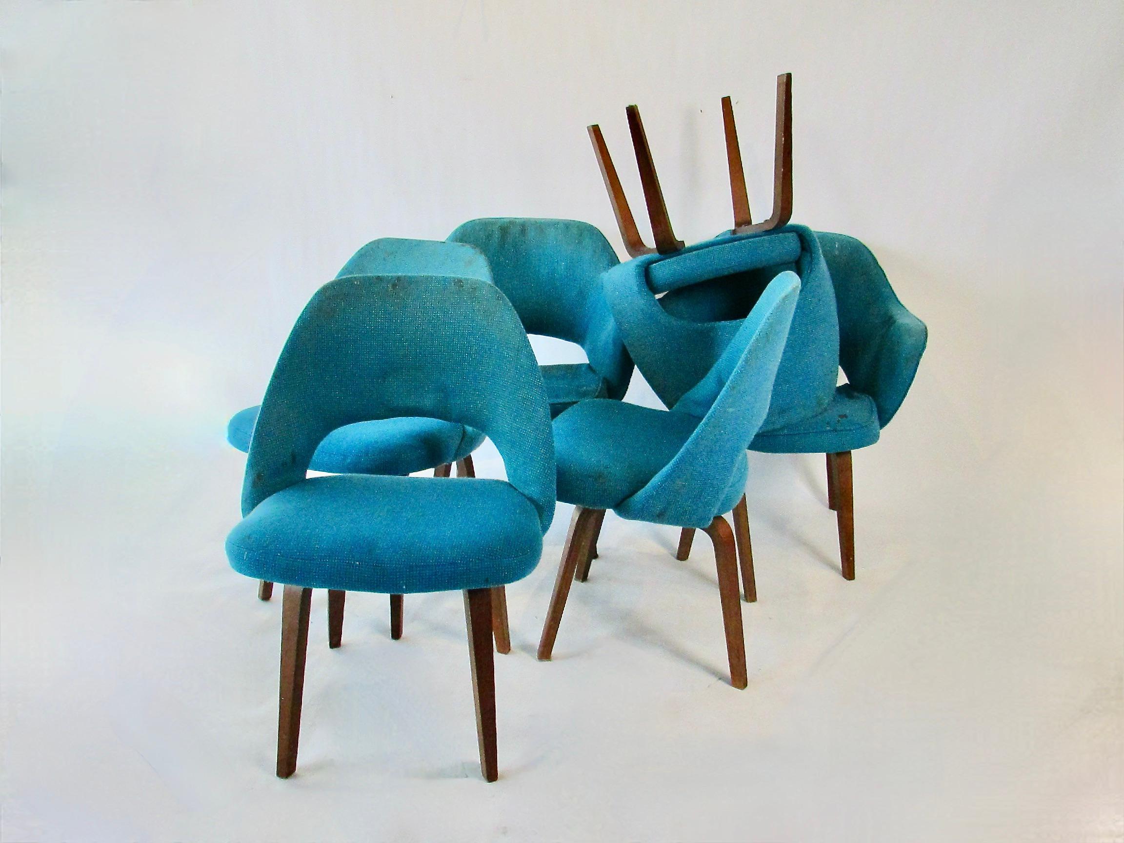 Americano Set di sei sedie direzionali Eero Saarinen Knoll, tutte originali, che necessitano di restauro in vendita