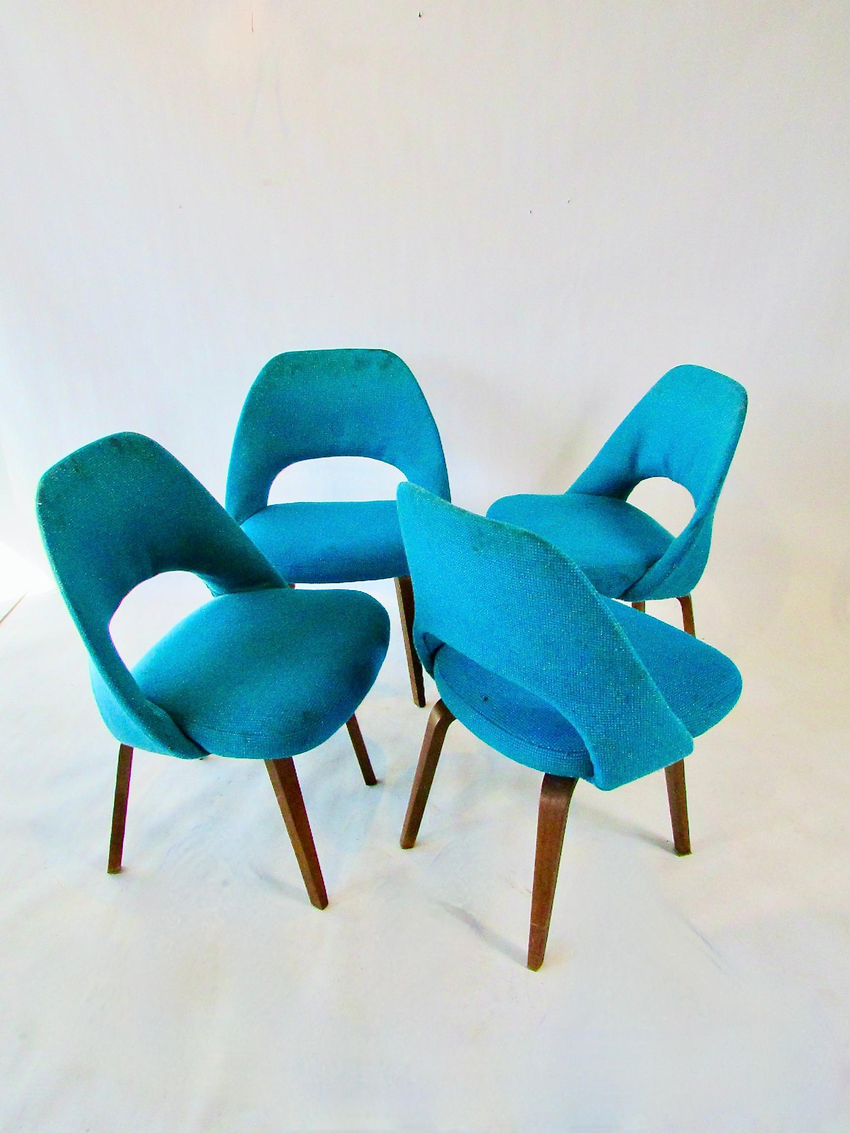 Set di sei sedie direzionali Eero Saarinen Knoll, tutte originali, che necessitano di restauro in vendita 2