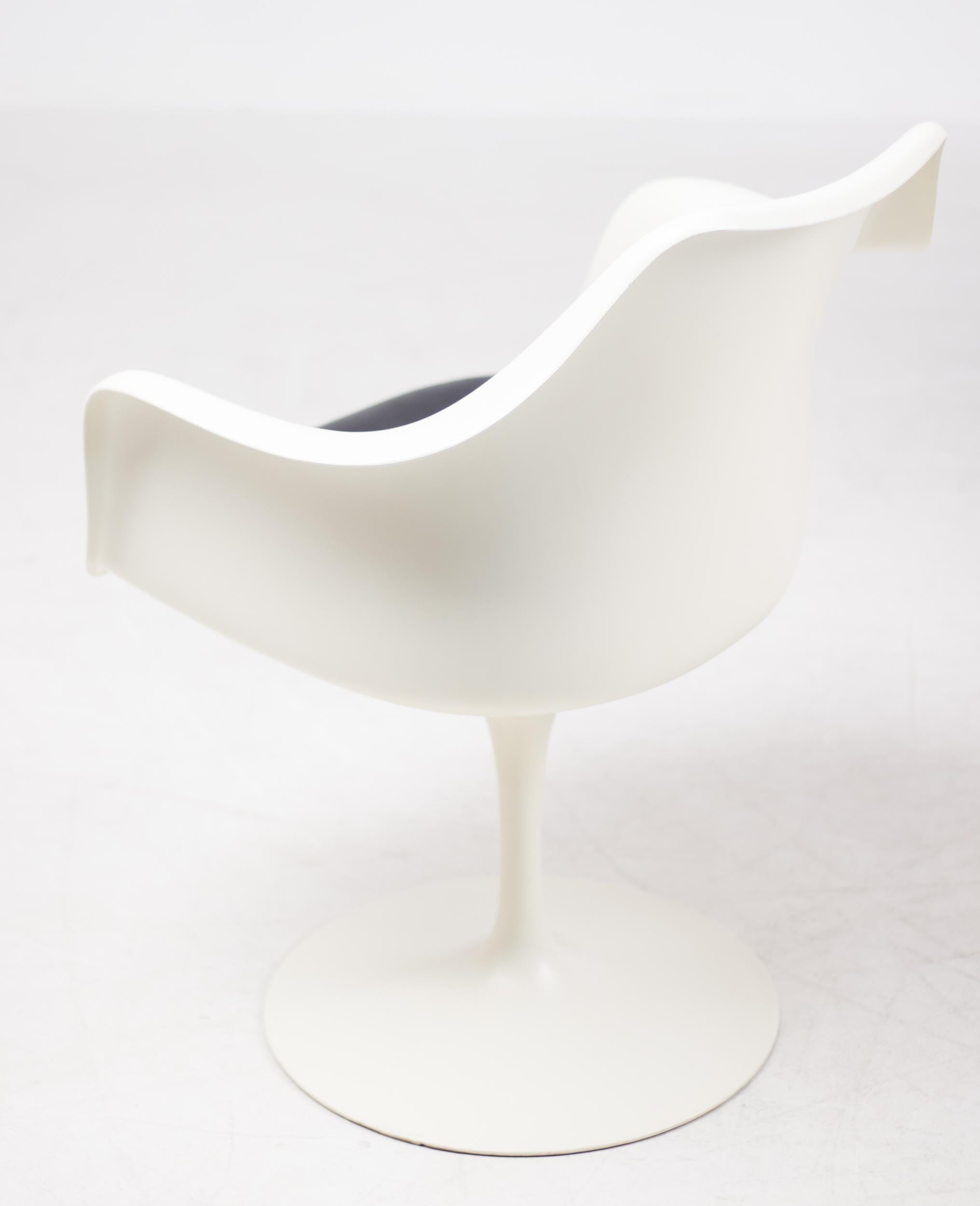 Sechserpack Eero Saarinen Modell 150 Tulip-Sessel von Knoll International (Emailliert)