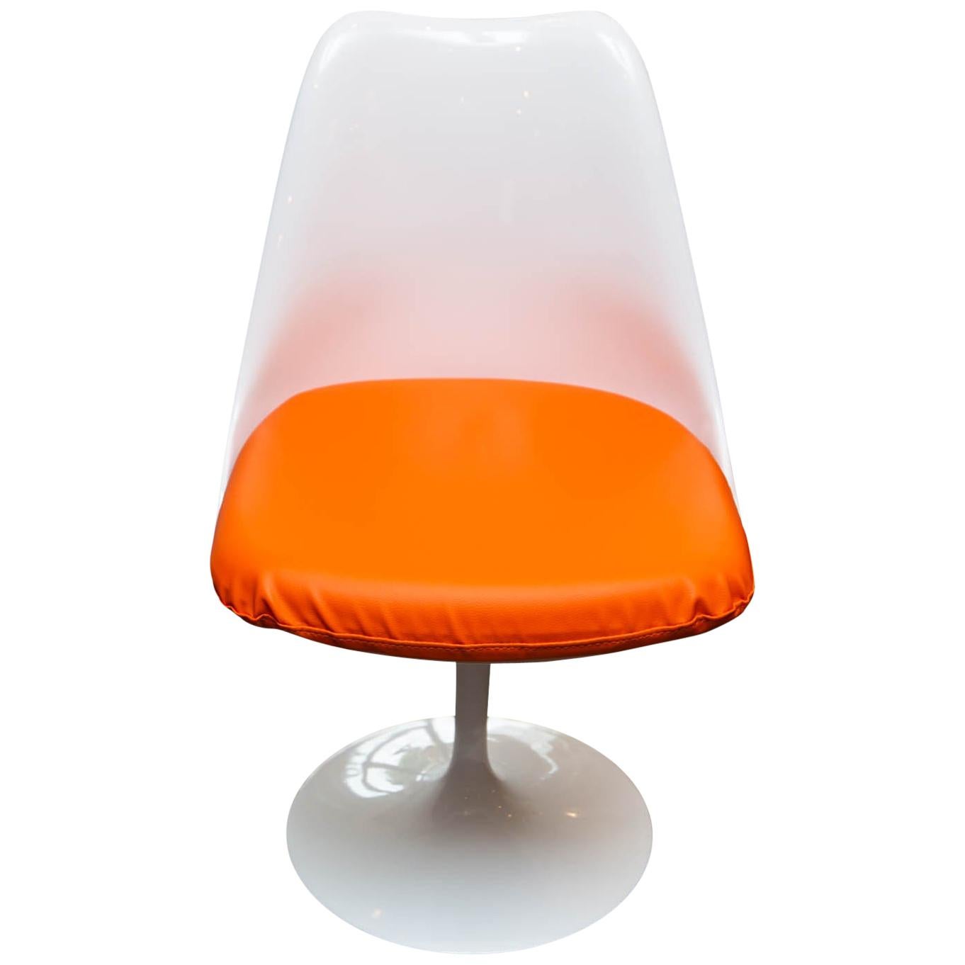 Set of Six Eero Saarinen Tulip Chairs for Knoll For Sale
