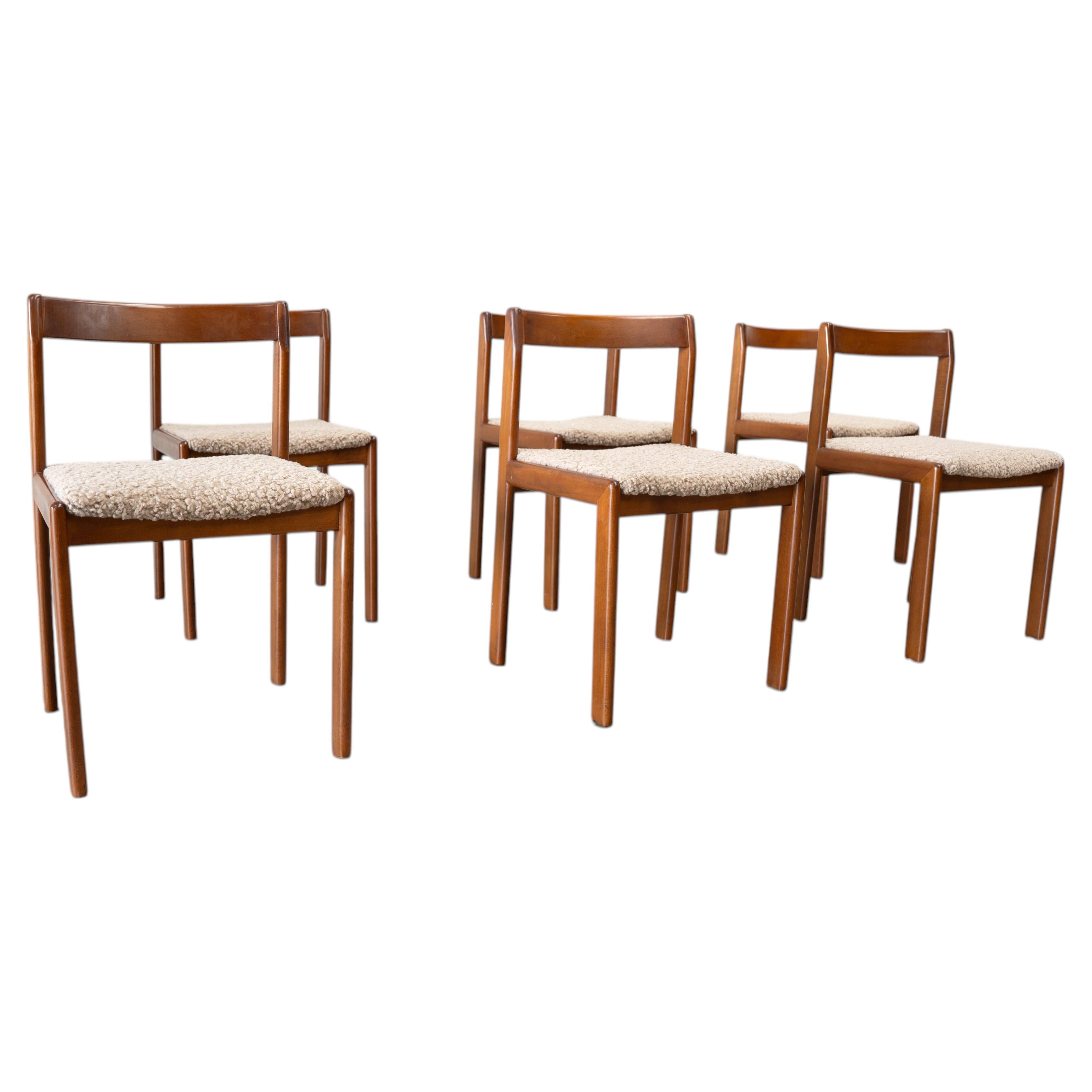 Set of six elegant Italian dining chairs